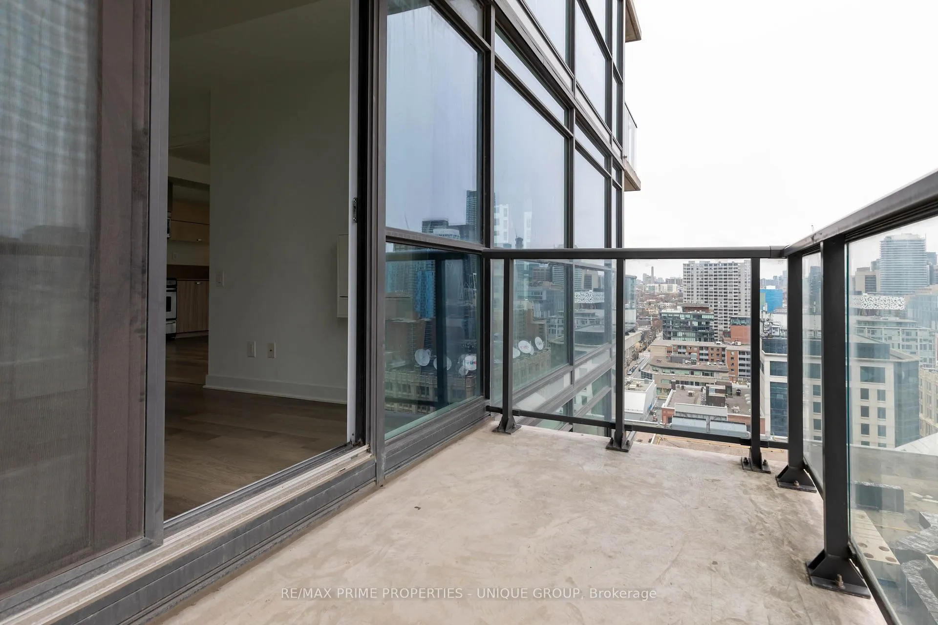 Photo 22 of Unit 1605, 290 Adelaide Street, Toronto, Waterfront Communities — HOMEH