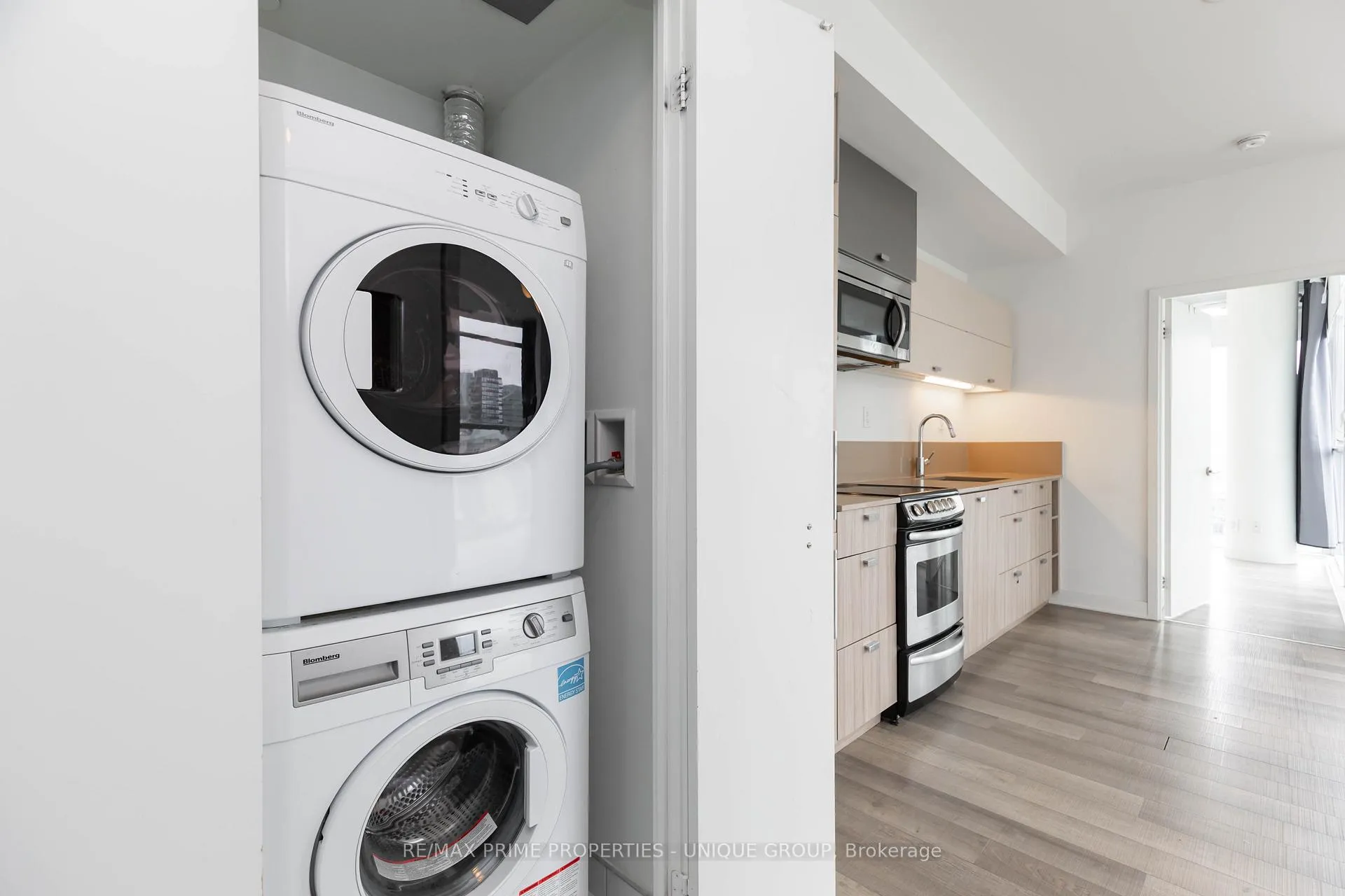 Photo 30 of Unit 1605, 290 Adelaide Street, Toronto, Waterfront Communities — HOMEH