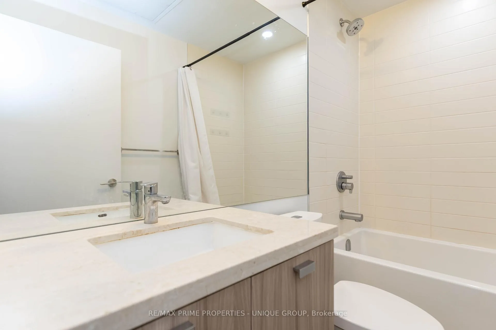 Photo 31 of Unit 1605, 290 Adelaide Street, Toronto, Waterfront Communities — HOMEH