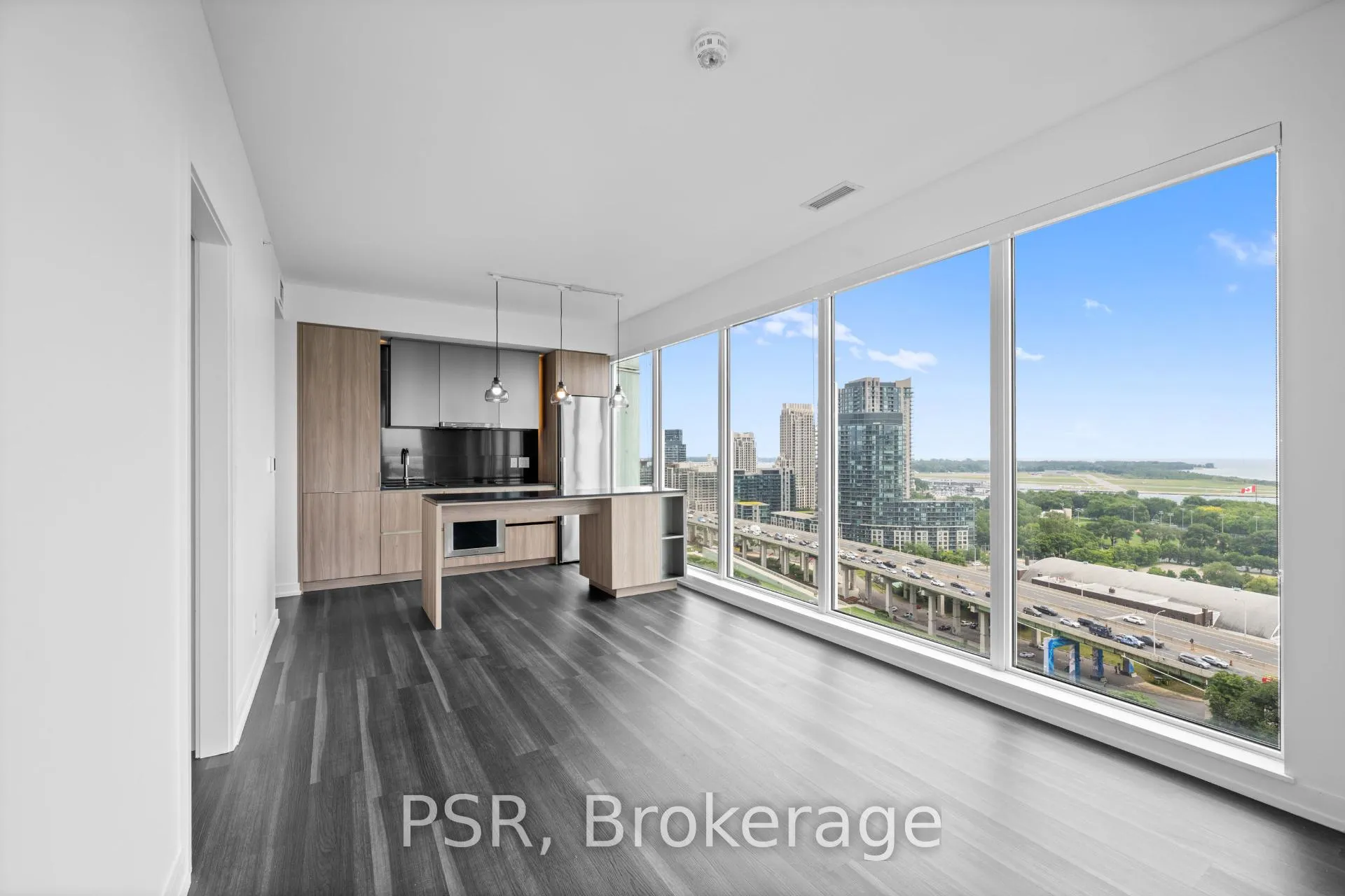 Photo 3 of Unit 807, 11 Ordnance Street, Toronto, Niagara — HOMEH