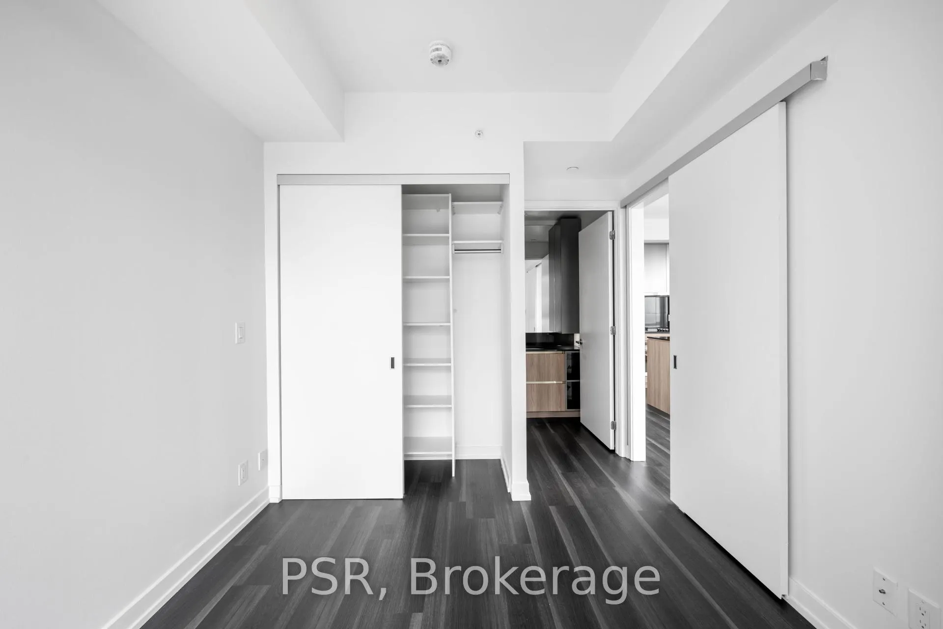 Photo 7 of Unit 807, 11 Ordnance Street, Toronto, Niagara — HOMEH