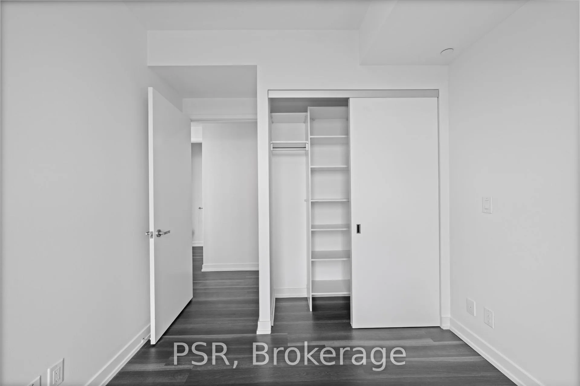 Photo 10 of Unit 807, 11 Ordnance Street, Toronto, Niagara — HOMEH