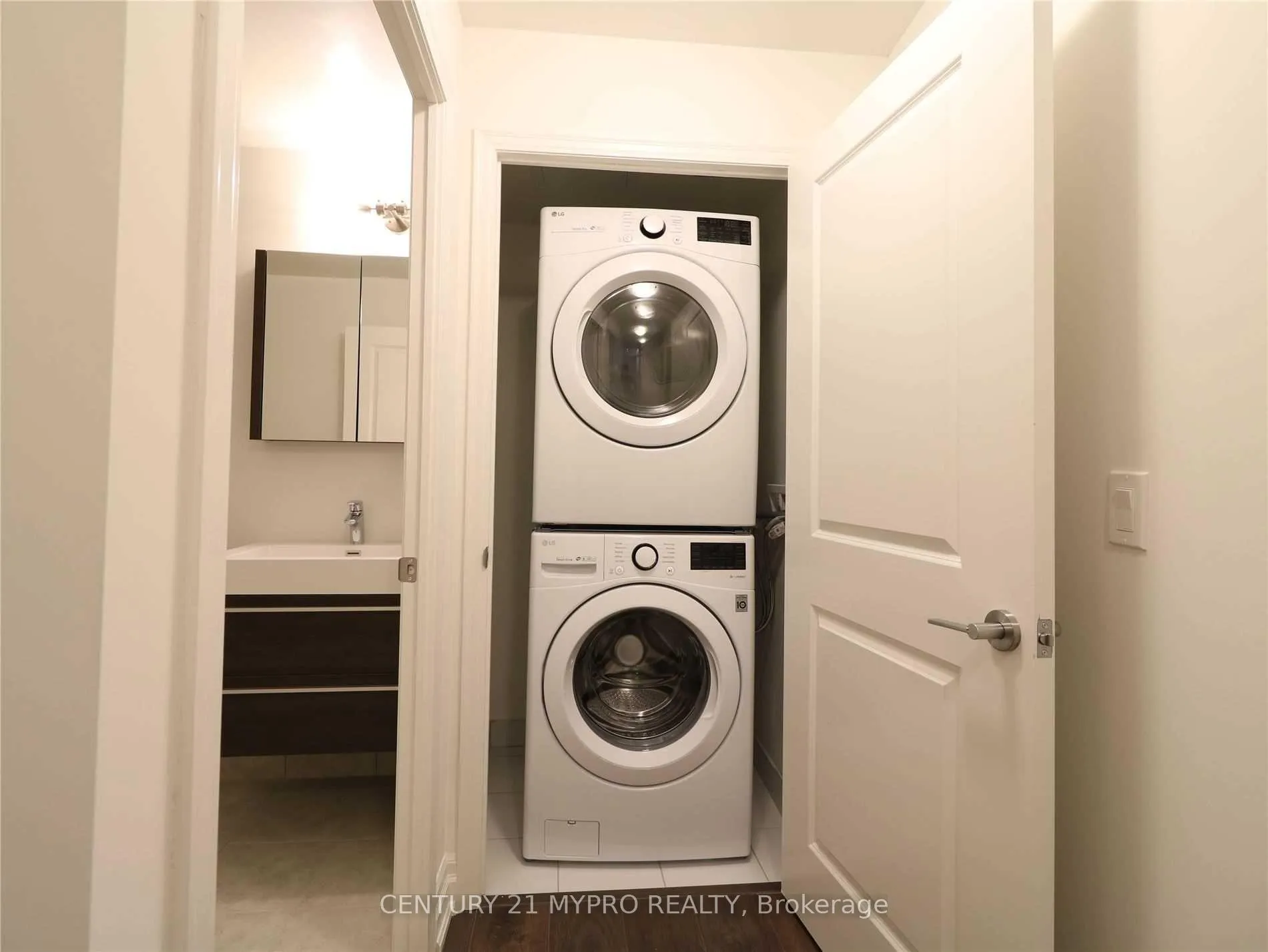 Photo 8 of Unit 732, 10 Rouge Valley Drive, Markham, Unionville — HOMEH