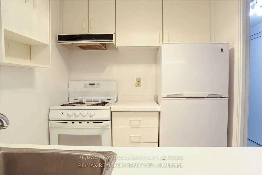 Photo 7 of Unit 1920, 711 Bay Street, Toronto, Bay Street Corridor — HOMEH