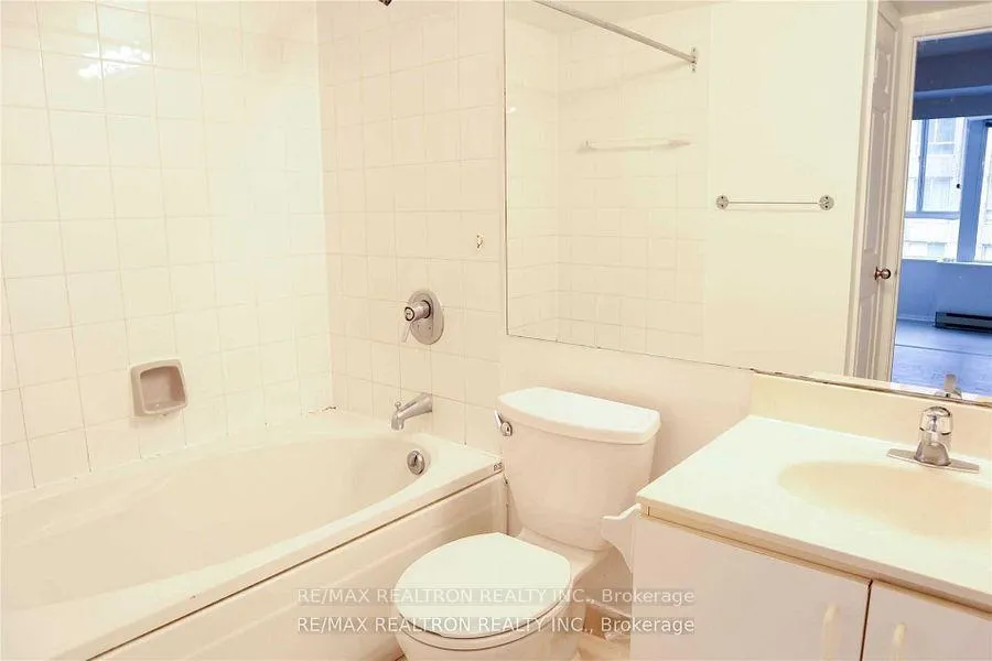 Photo 8 of Unit 1920, 711 Bay Street, Toronto, Bay Street Corridor — HOMEH