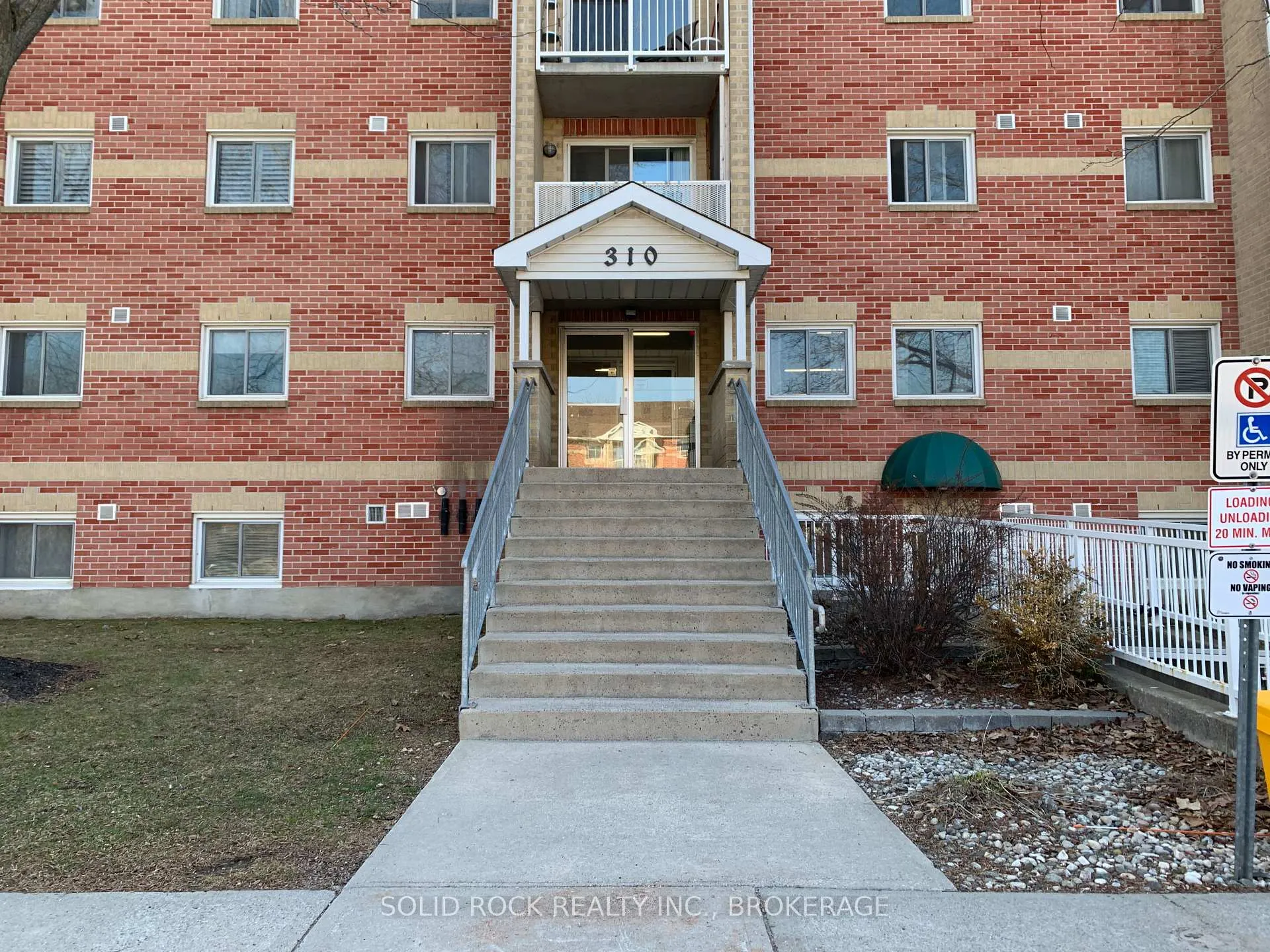 Front of Unit 213, 310 Kingsdale Avenue