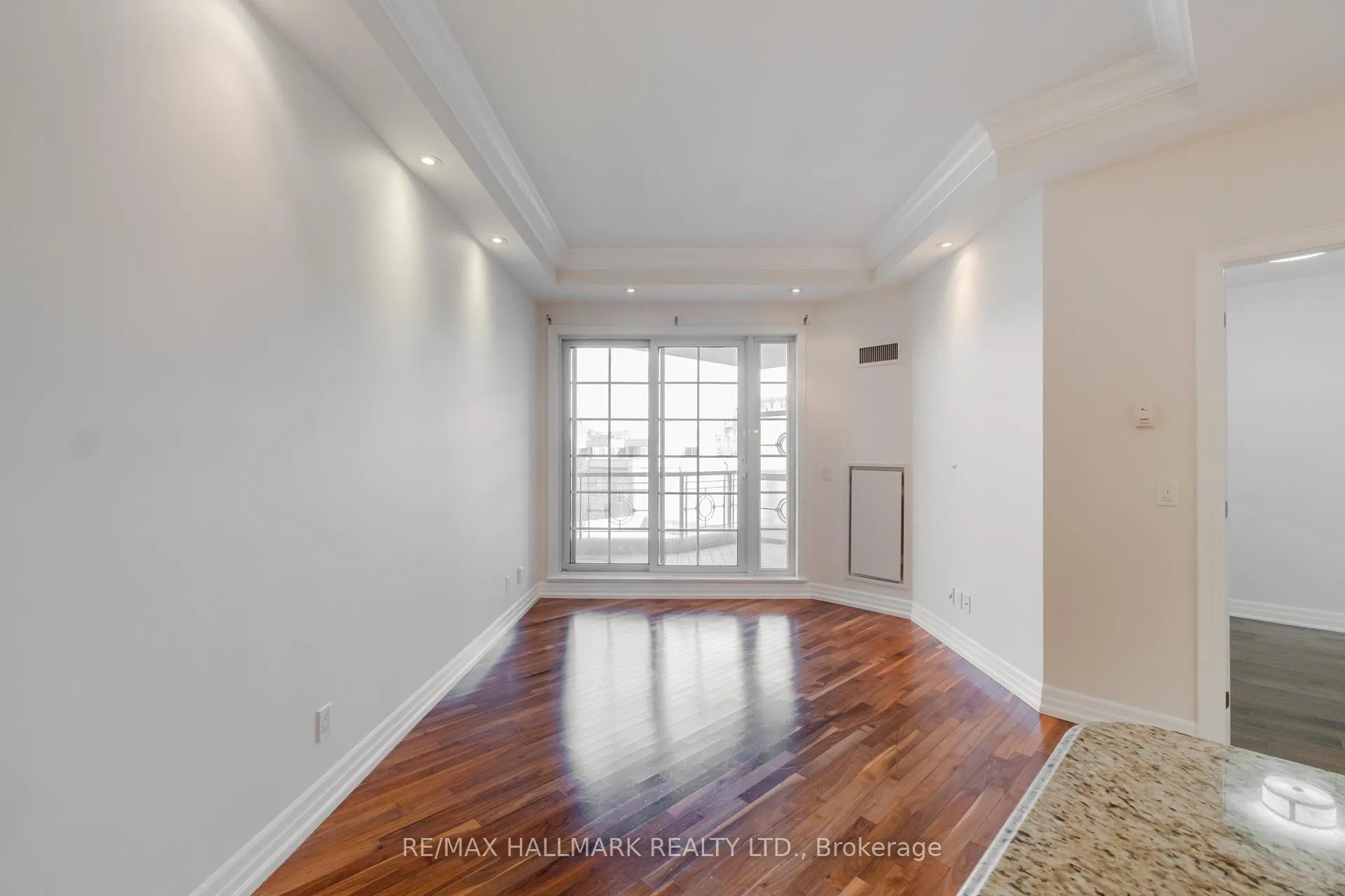 Photo 3 of Unit 407, 20 Burkebrook Place, North York, Bridle Path-Sunnybrook-York Mills — HOMEH