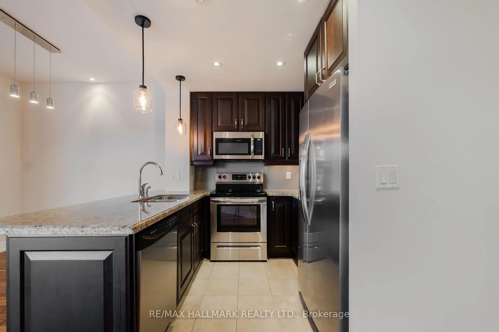 Photo 5 of Unit 407, 20 Burkebrook Place, North York, Bridle Path-Sunnybrook-York Mills — HOMEH