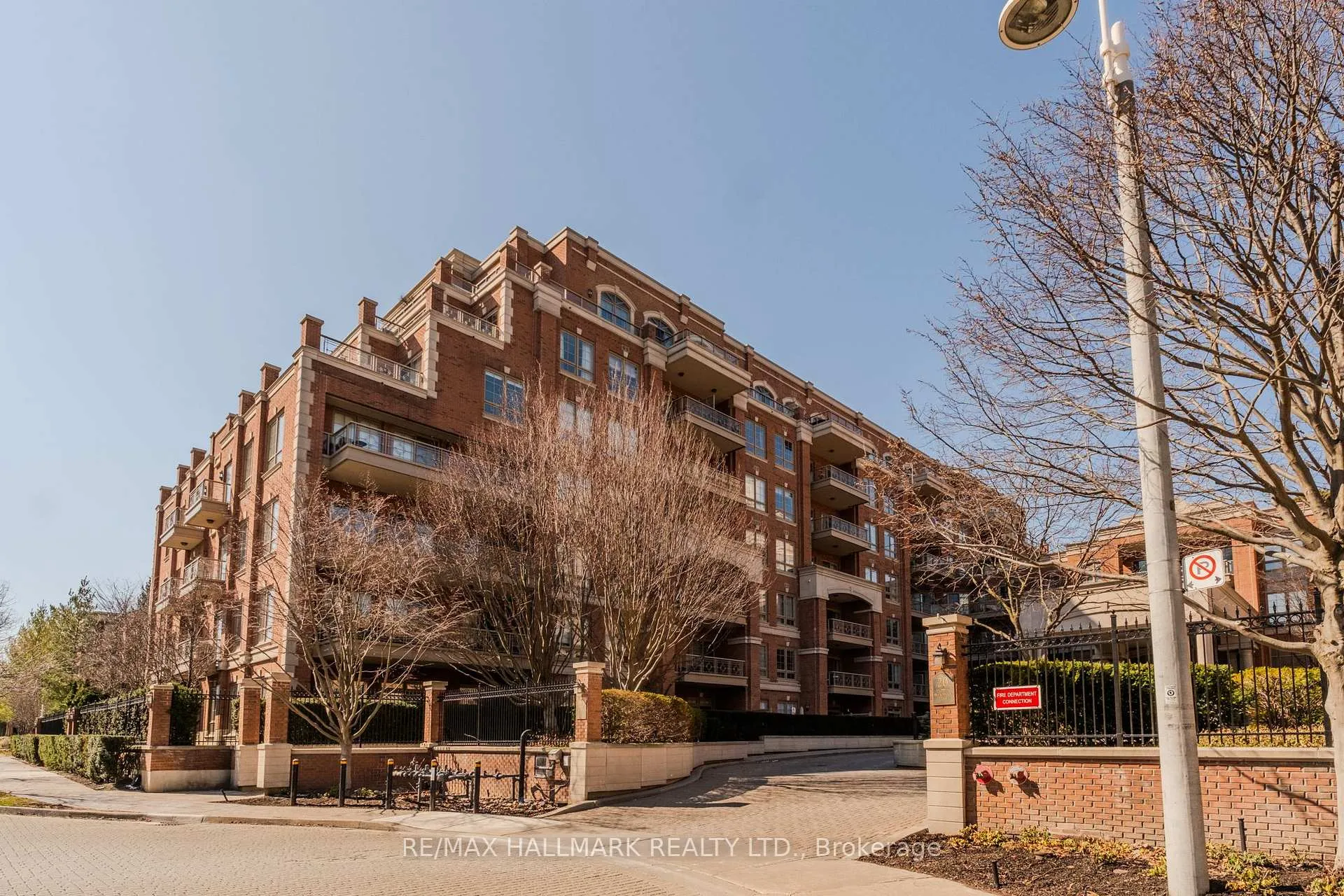 Photo 11 of Unit 407, 20 Burkebrook Place, North York, Bridle Path-Sunnybrook-York Mills — HOMEH