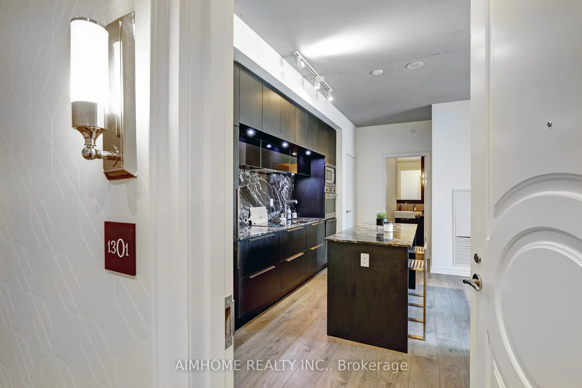 Photo 2 of Unit 1301, 88 Blue Jays Way, Toronto, Waterfront Communities — HOMEH