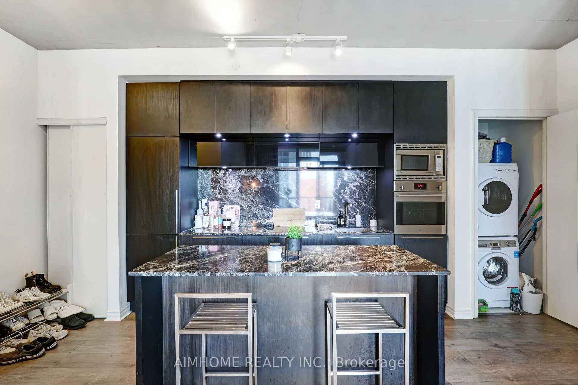Photo 3 of Unit 1301, 88 Blue Jays Way, Toronto, Waterfront Communities — HOMEH
