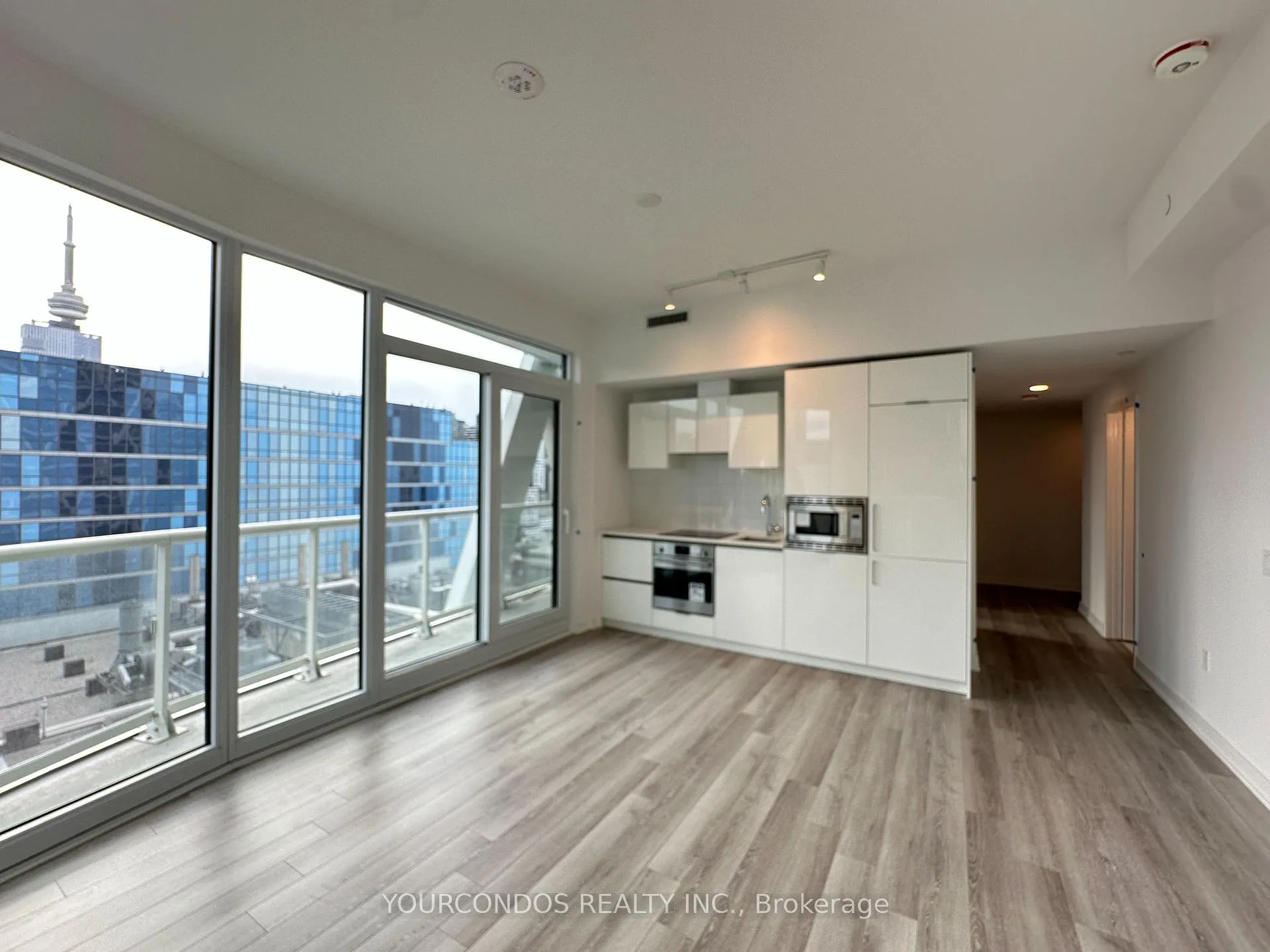 Photo 2 of Unit 2114, 230 Simcoe Street, Toronto, Kensington-Chinatown — HOMEH