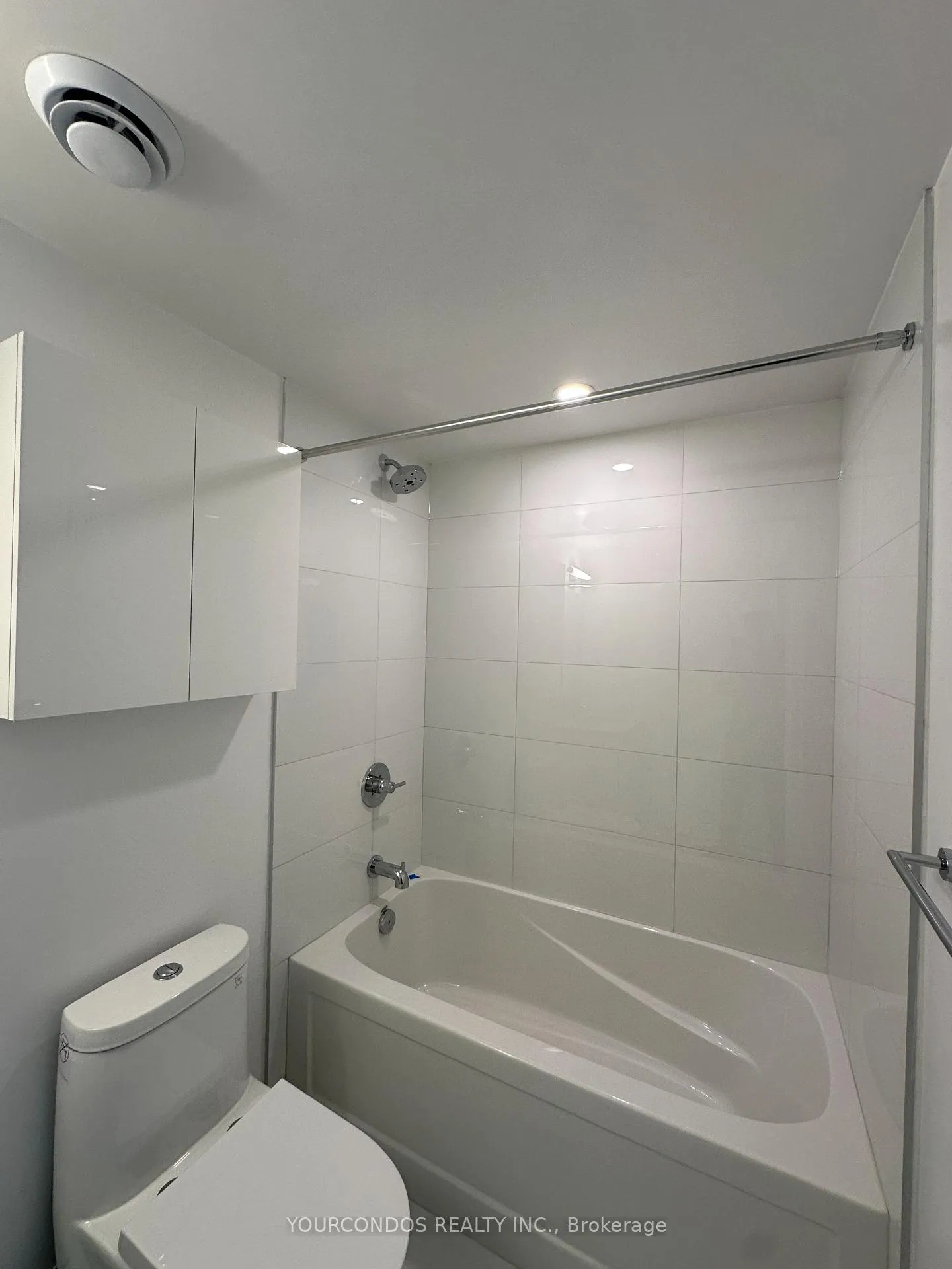 Photo 6 of Unit 2114, 230 Simcoe Street, Toronto, Kensington-Chinatown — HOMEH