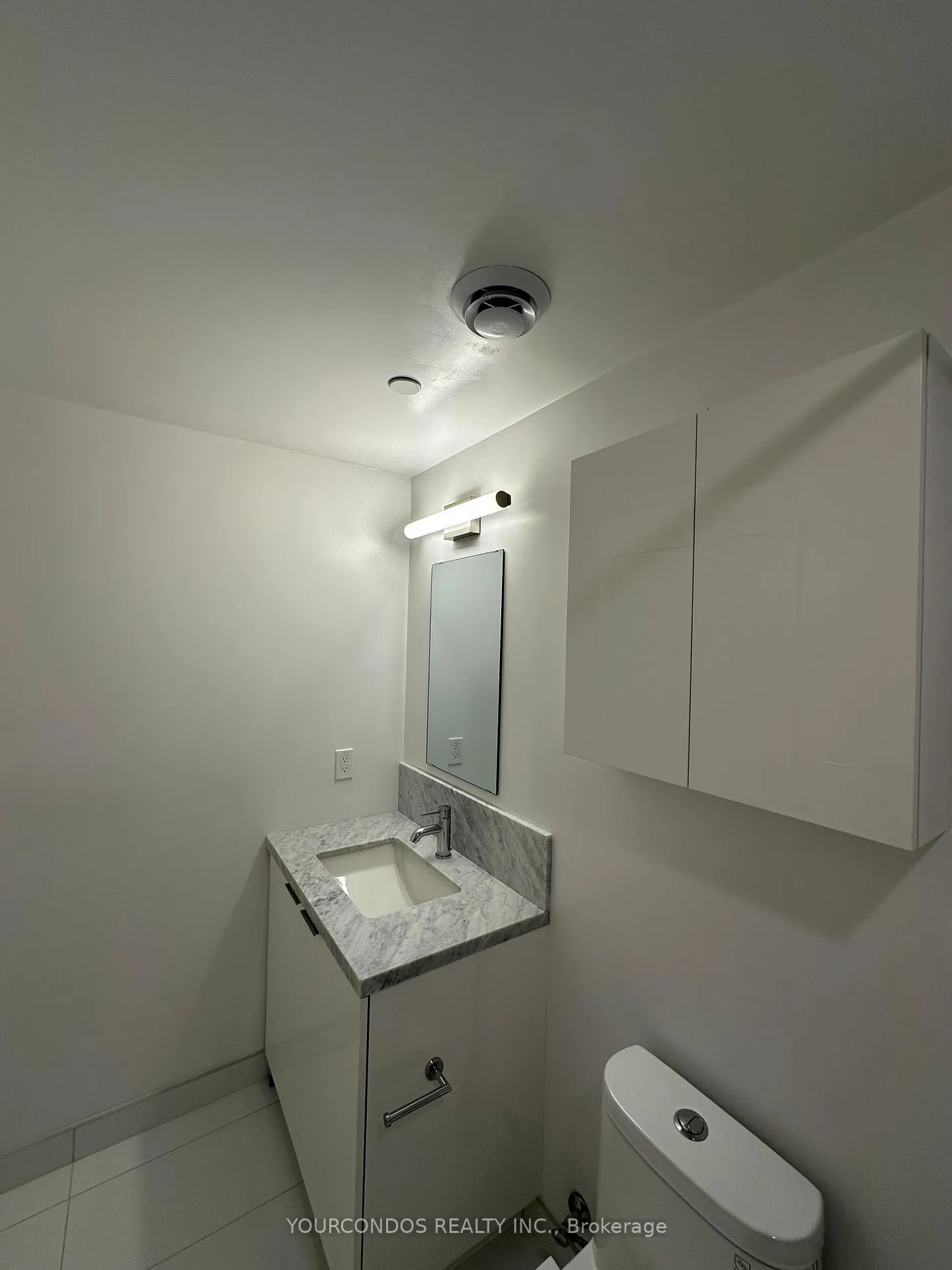 Photo 7 of Unit 2114, 230 Simcoe Street, Toronto, Kensington-Chinatown — HOMEH