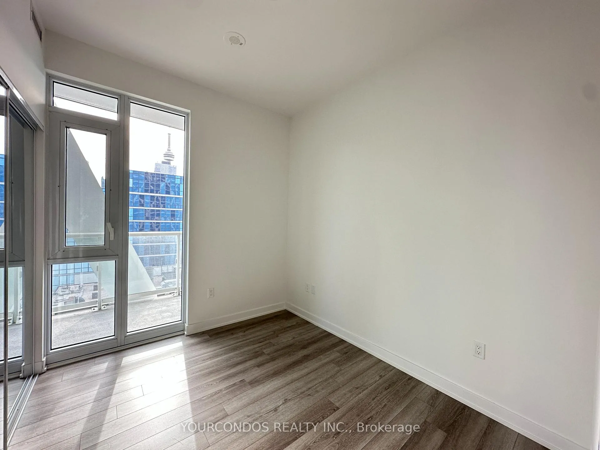 Photo 8 of Unit 2114, 230 Simcoe Street, Toronto, Kensington-Chinatown — HOMEH