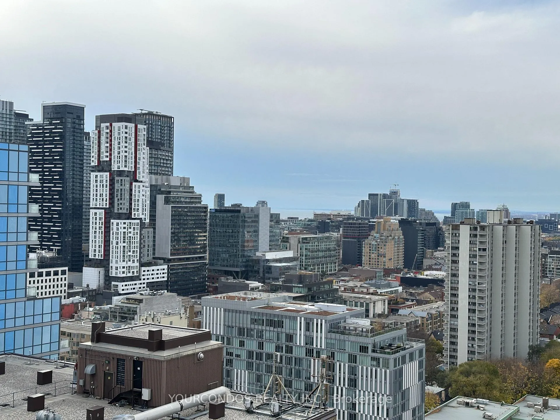 Photo 13 of Unit 2114, 230 Simcoe Street, Toronto, Kensington-Chinatown — HOMEH
