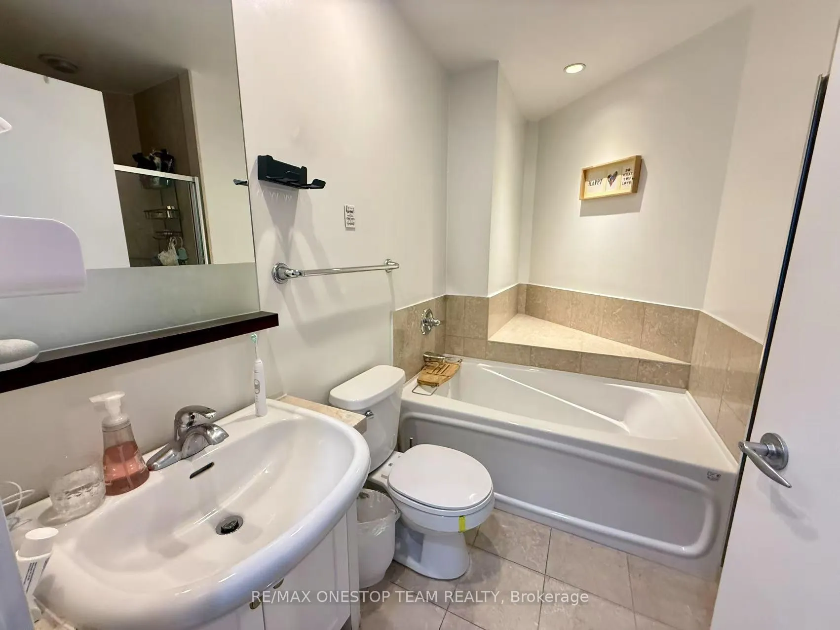 Photo 12 of Unit 3305, 208 Queens Quay W, Toronto, Waterfront Communities — HOMEH