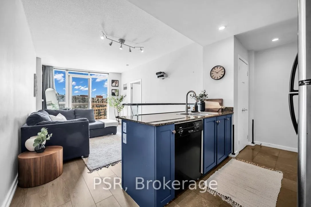Photo 5 of Unit 1206, 218 Queens Quay W, Toronto, Waterfront Communities — HOMEH