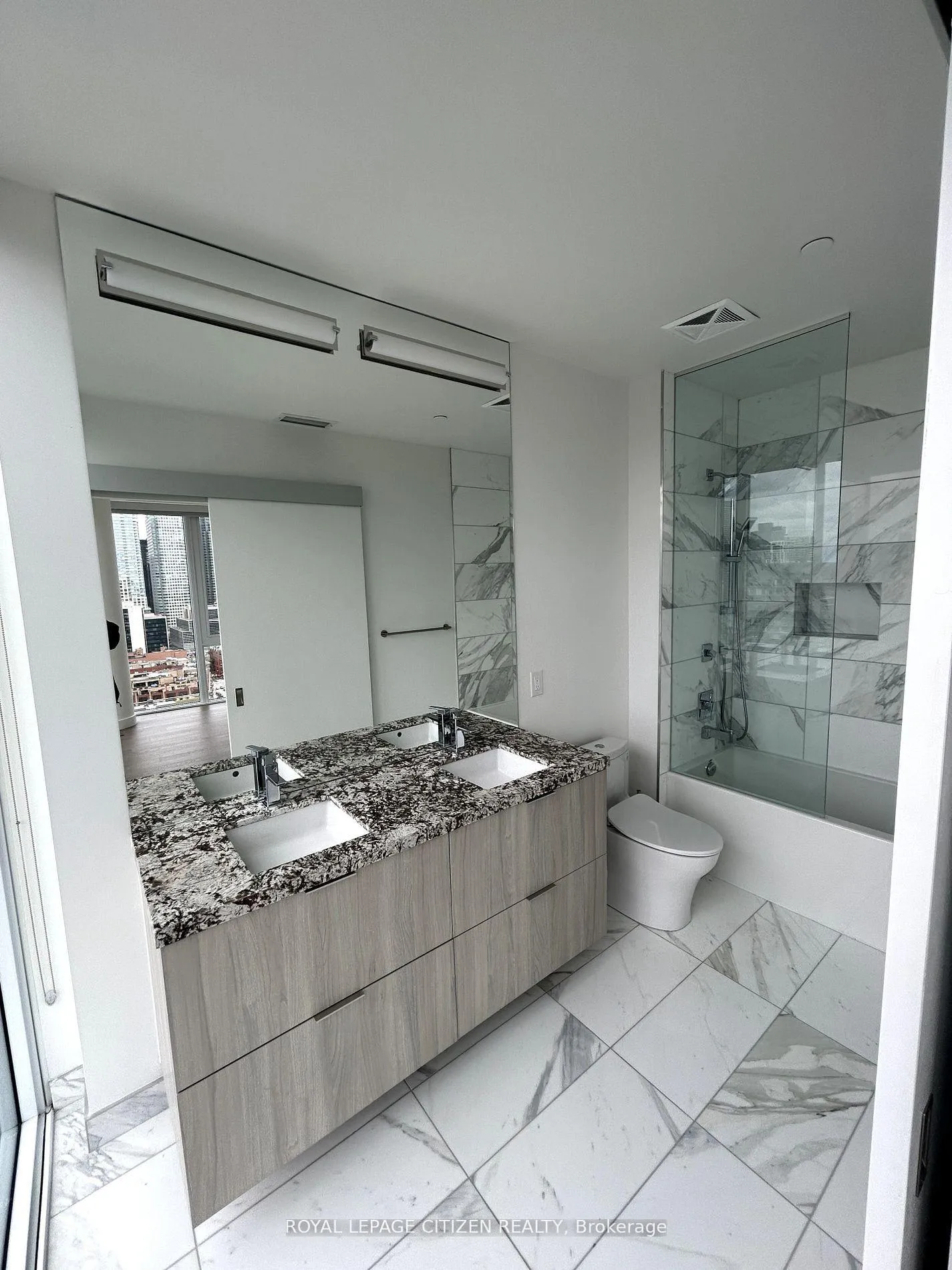 Photo 17 of Unit 2501, 158 Front St Street E, Toronto, Moss Park — HOMEH