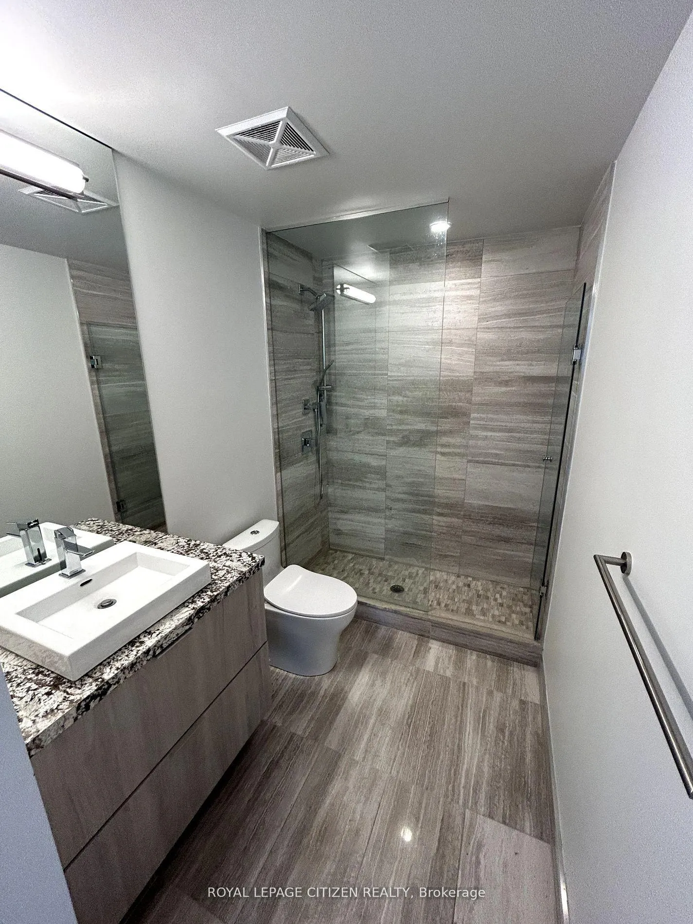 Photo 19 of Unit 2501, 158 Front St Street E, Toronto, Moss Park — HOMEH