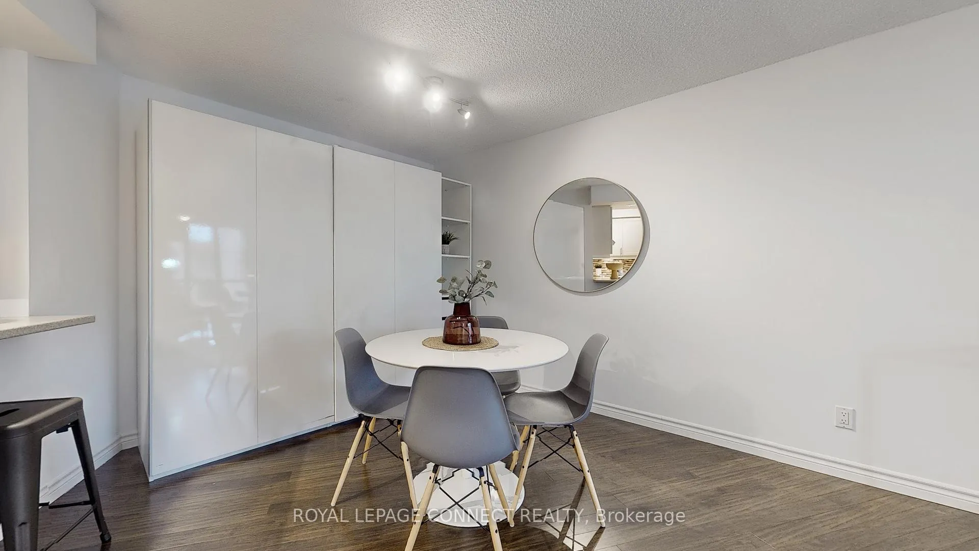Photo 10 of Unit 601, 801 King Street, Toronto, Niagara — HOMEH