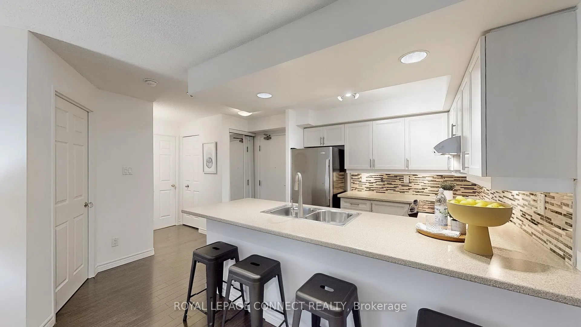 Photo 18 of Unit 601, 801 King Street, Toronto, Niagara — HOMEH