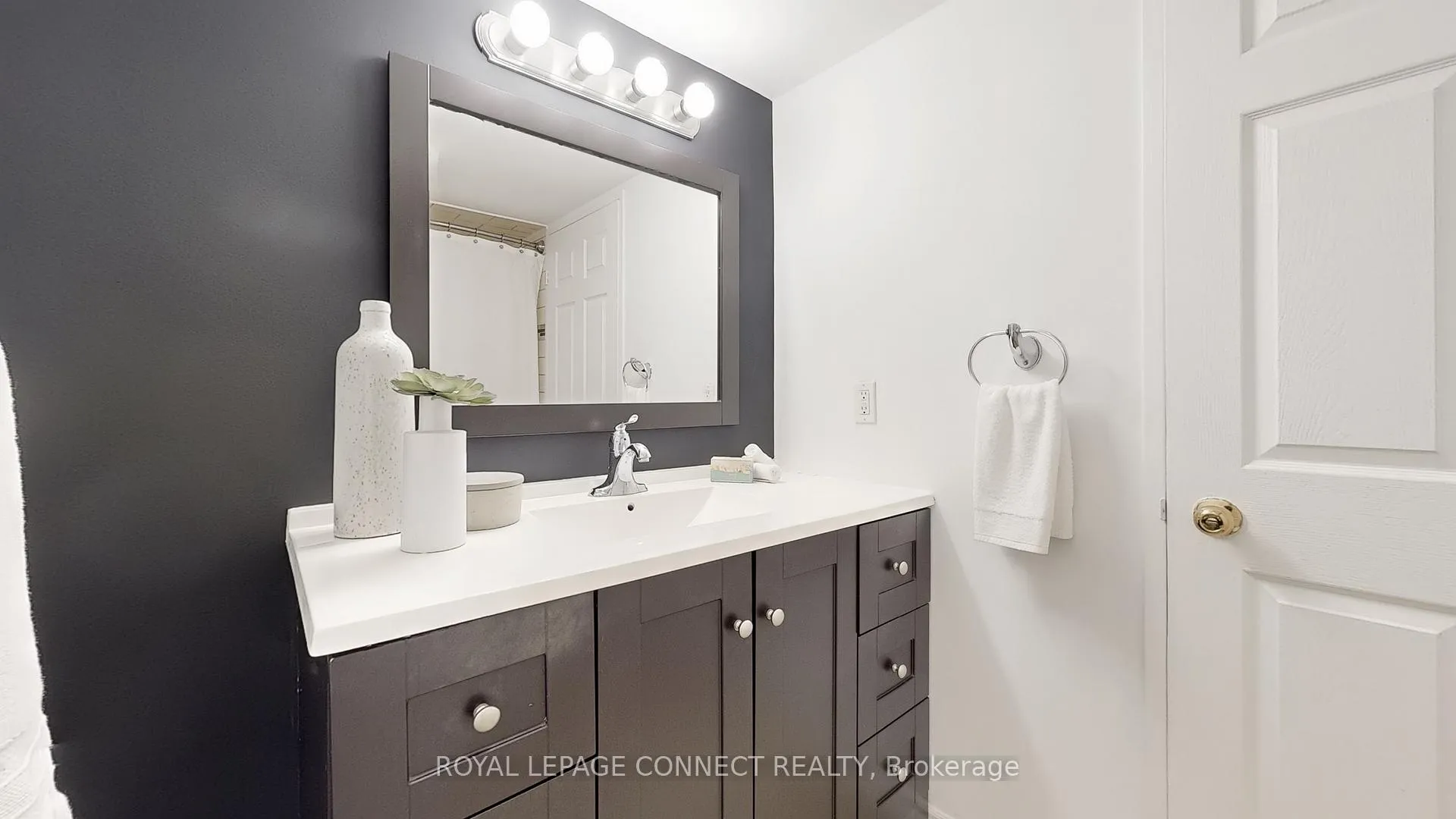 Photo 28 of Unit 601, 801 King Street, Toronto, Niagara — HOMEH