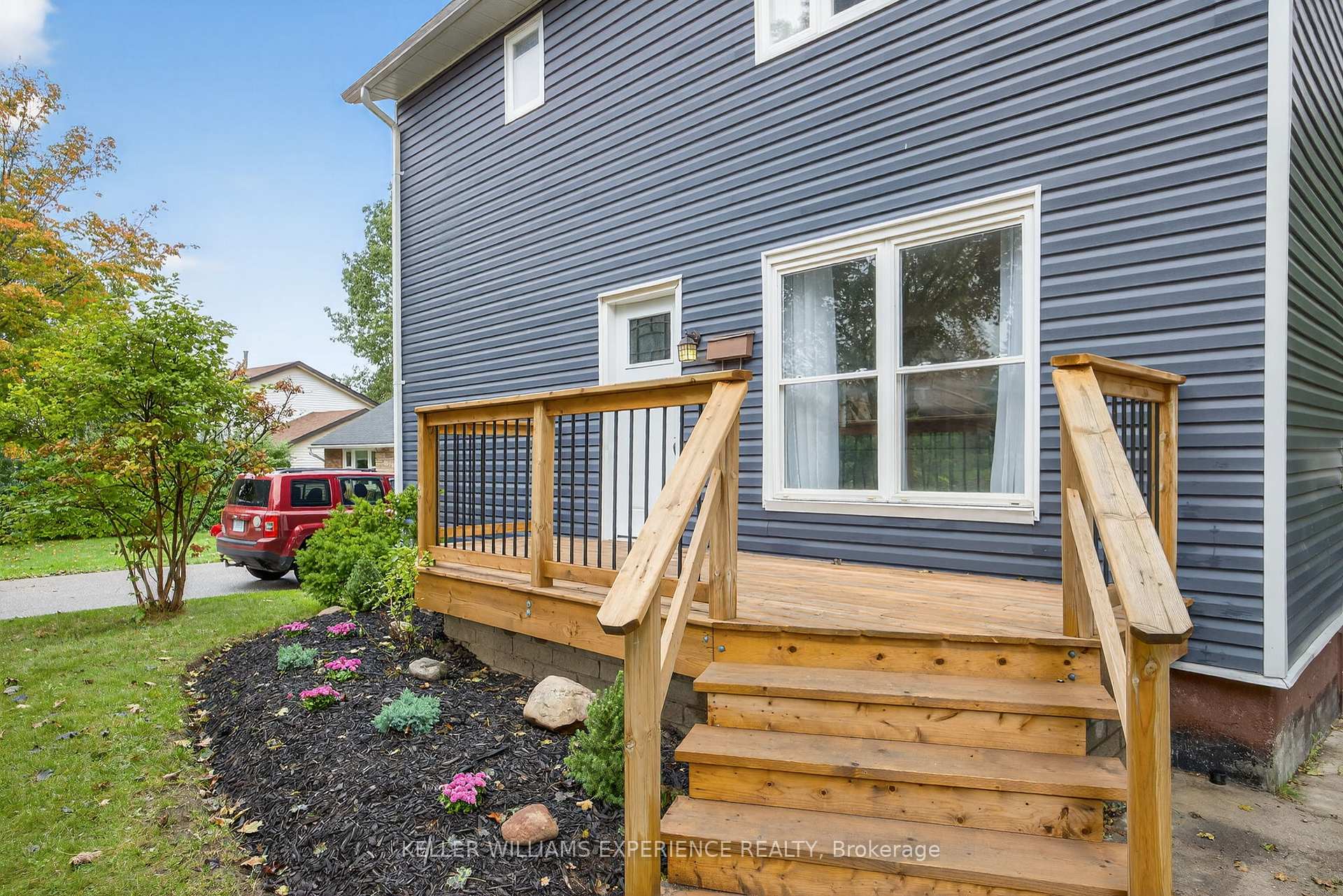 Photo 6 of 18 Murray Street, Barrie, Allandale Heights — HOMEH