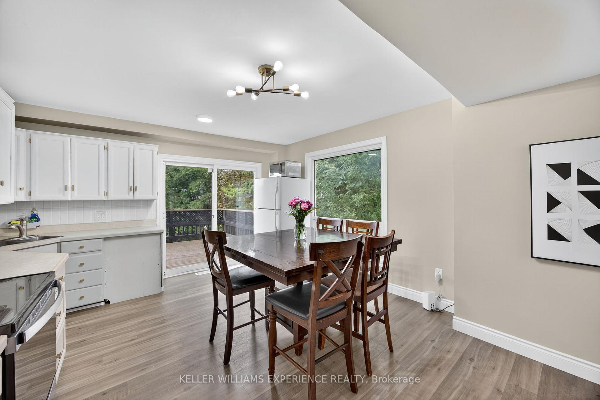 Photo 13 of 18 Murray Street, Barrie, Allandale Heights — HOMEH