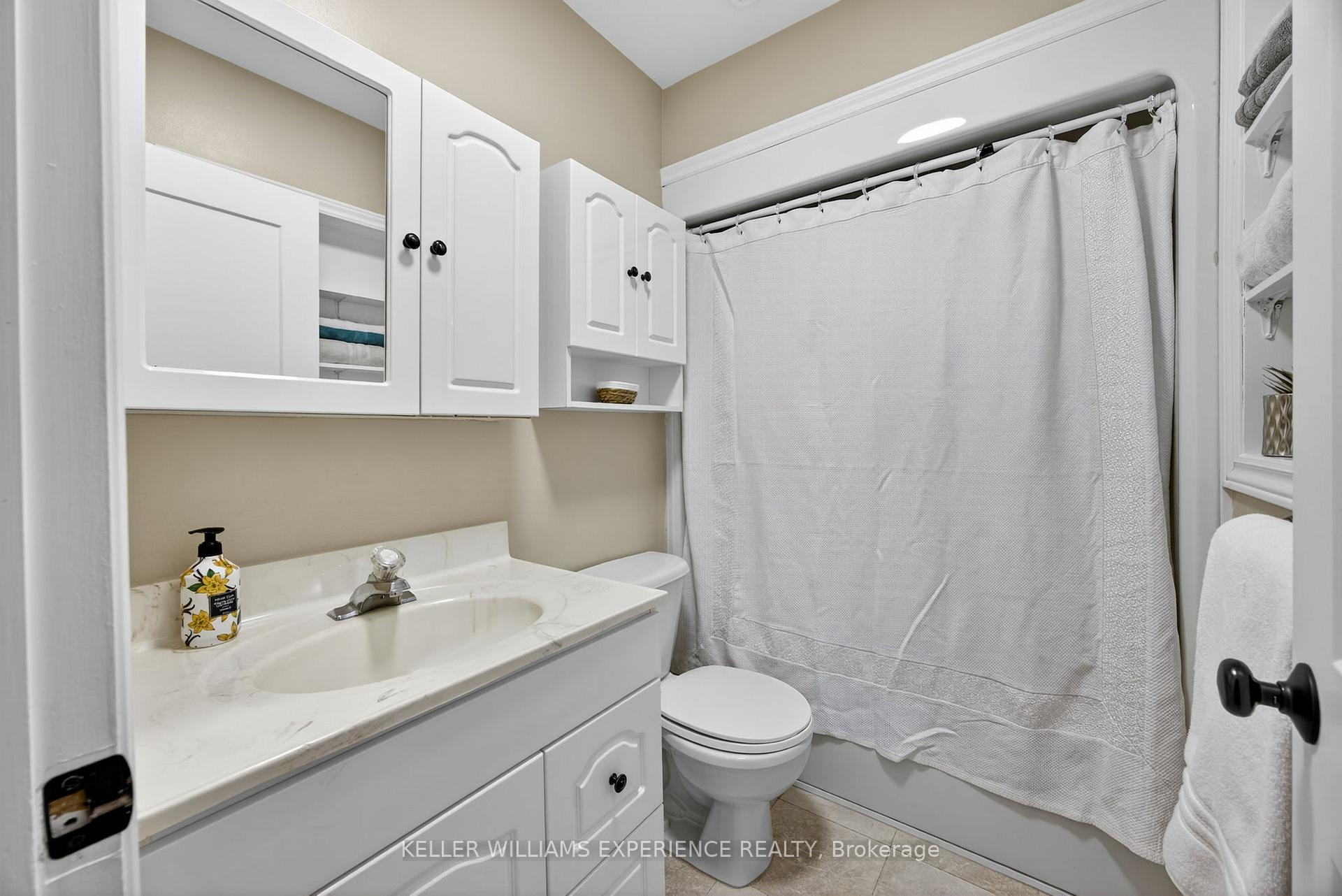 Photo 19 of 18 Murray Street, Barrie, Allandale Heights — HOMEH
