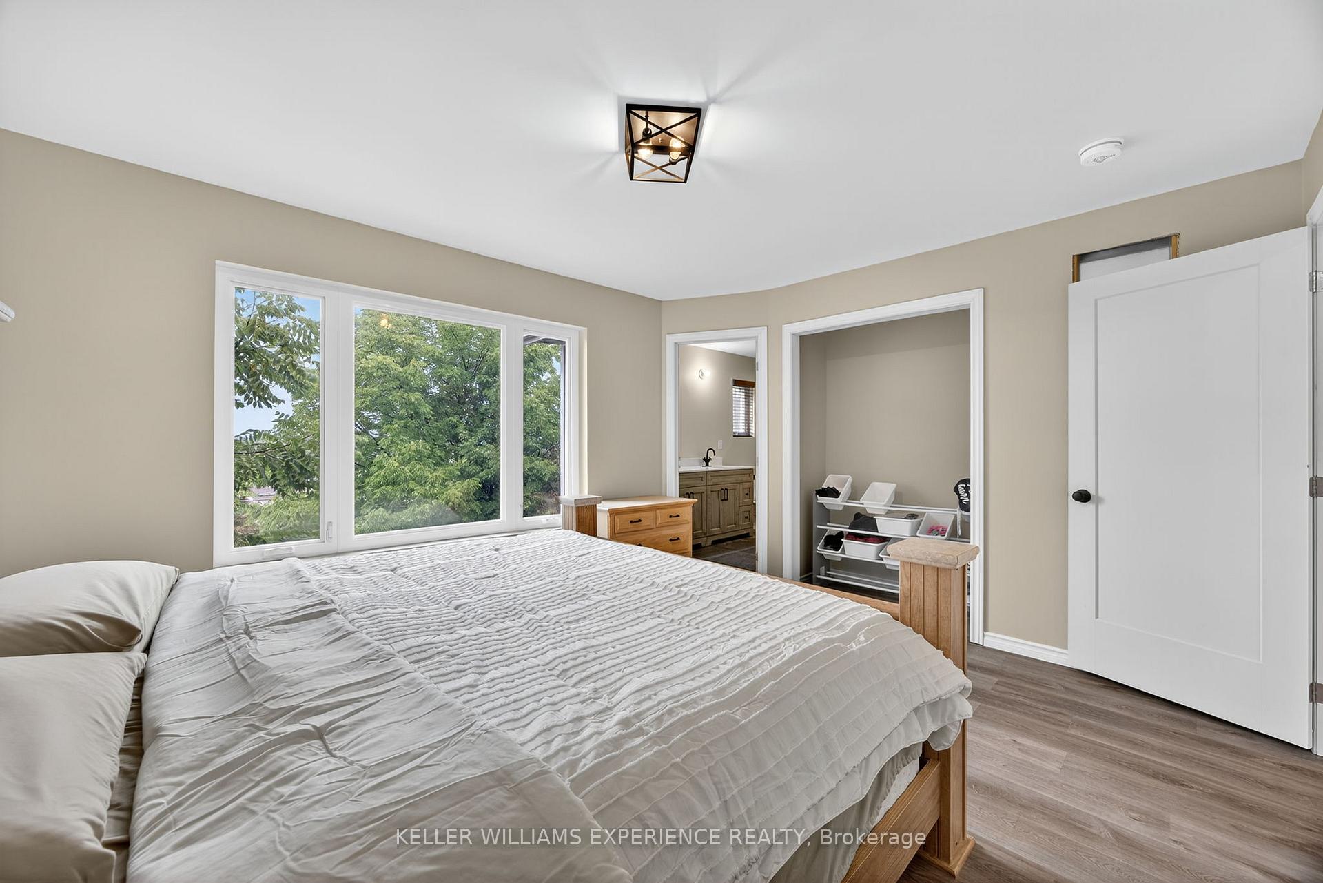 Photo 21 of 18 Murray Street, Barrie, Allandale Heights — HOMEH
