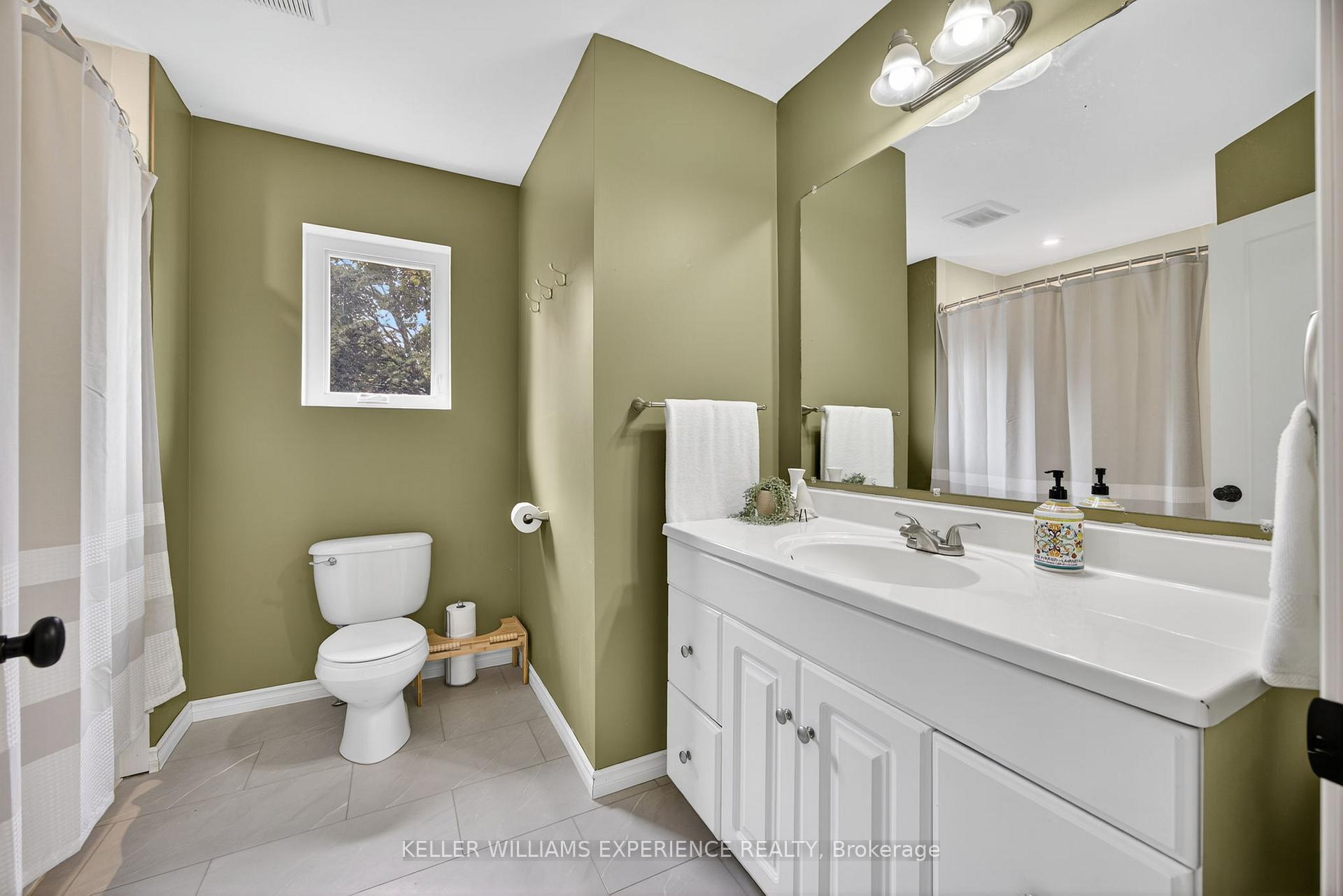 Photo 25 of 18 Murray Street, Barrie, Allandale Heights — HOMEH