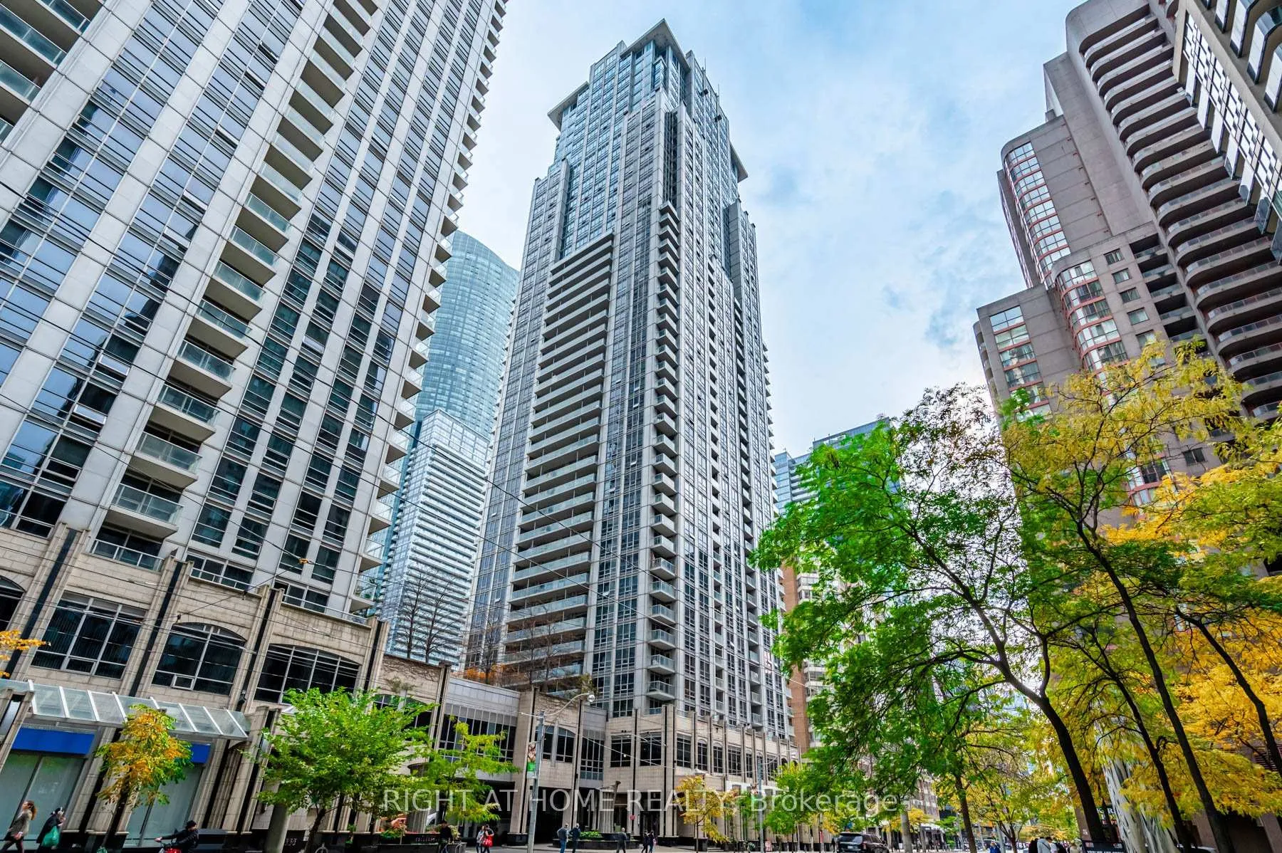 Front of Unit 2806, 761 Bay Street