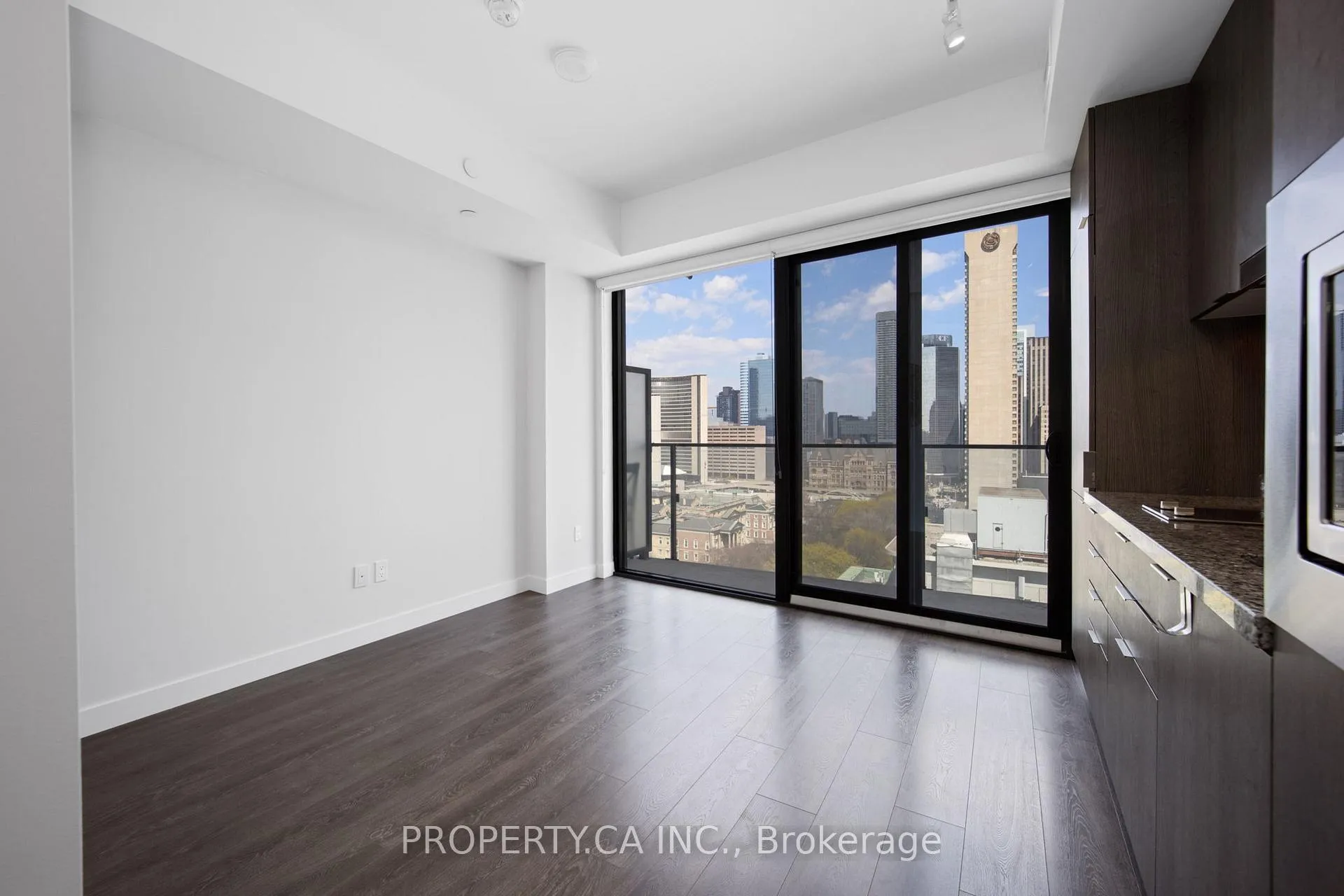 Photo 8 of Unit 1610, 215 Queen Street, Toronto, University — HOMEH