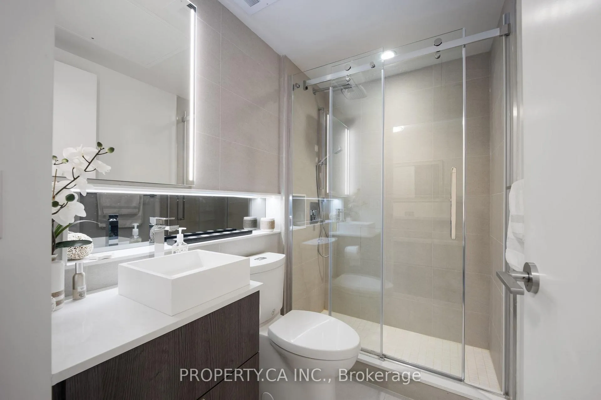 Photo 15 of Unit 1610, 215 Queen Street, Toronto, University — HOMEH