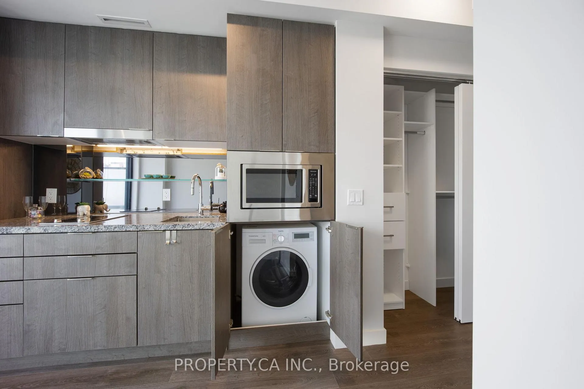 Photo 17 of Unit 1610, 215 Queen Street, Toronto, University — HOMEH