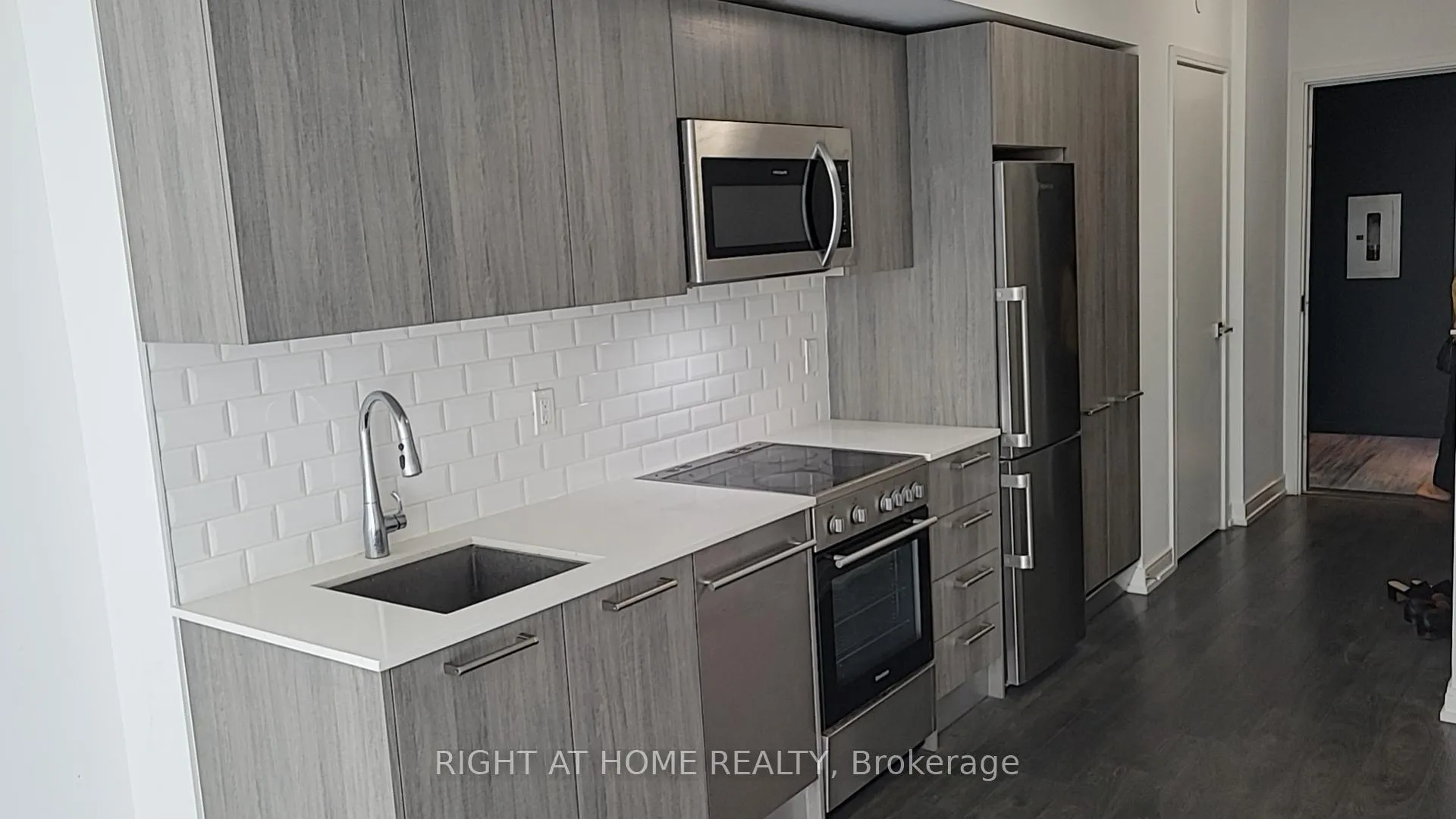 Photo 4 of Unit 1505, 28 Wellesley Street E, Toronto, Church-Yonge Corridor — HOMEH