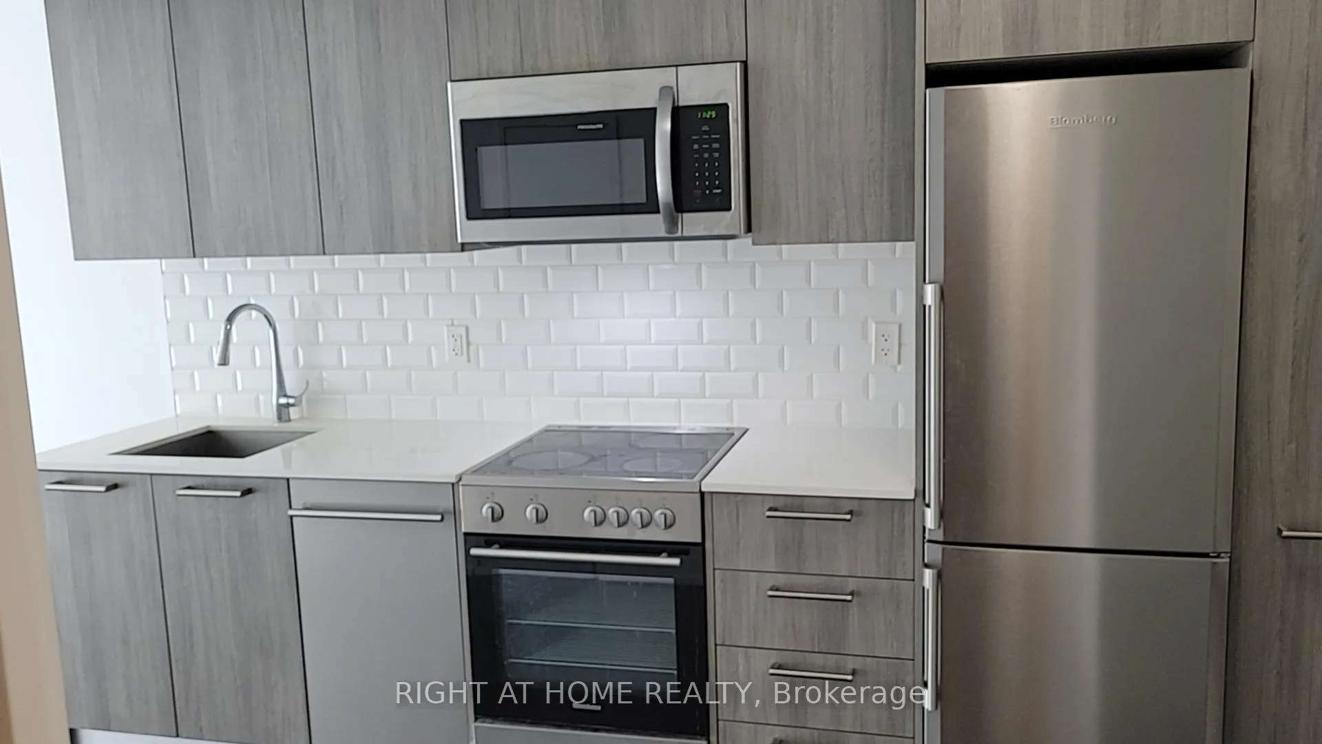 Photo 5 of Unit 1505, 28 Wellesley Street E, Toronto, Church-Yonge Corridor — HOMEH