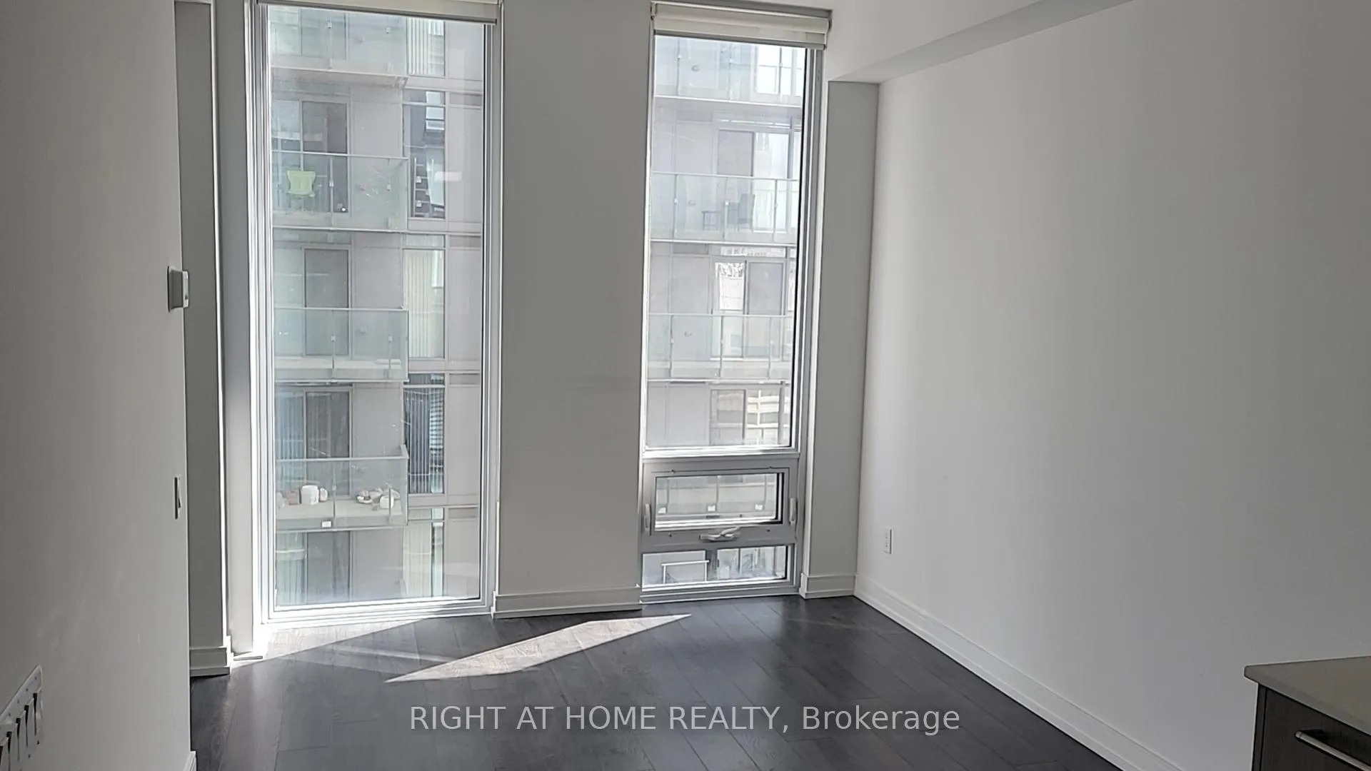 Photo 7 of Unit 1505, 28 Wellesley Street E, Toronto, Church-Yonge Corridor — HOMEH