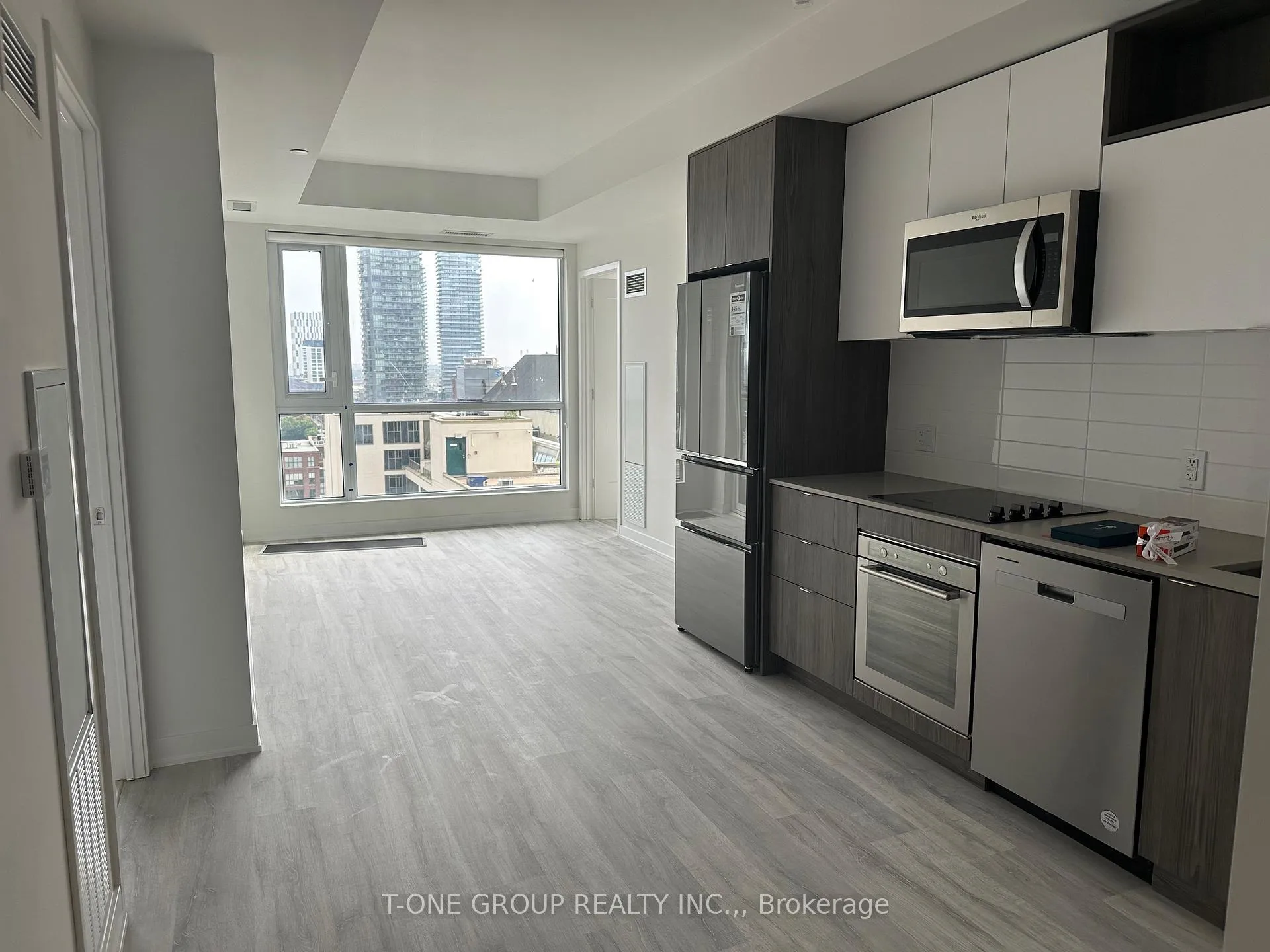 Photo 3 of Unit 1218, 60 Princess Street, Toronto, Waterfront Communities — HOMEH