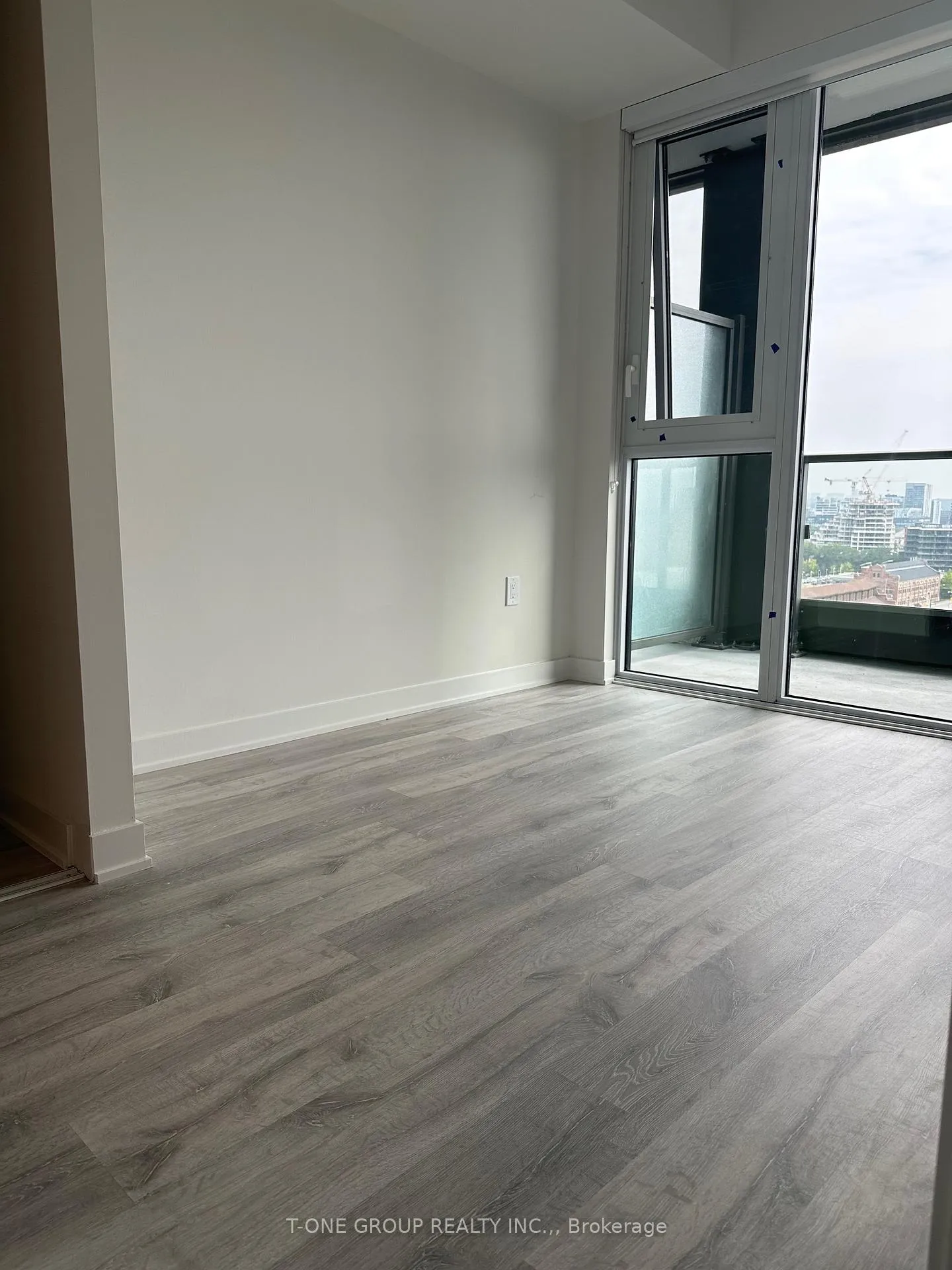 Photo 5 of Unit 1218, 60 Princess Street, Toronto, Waterfront Communities — HOMEH