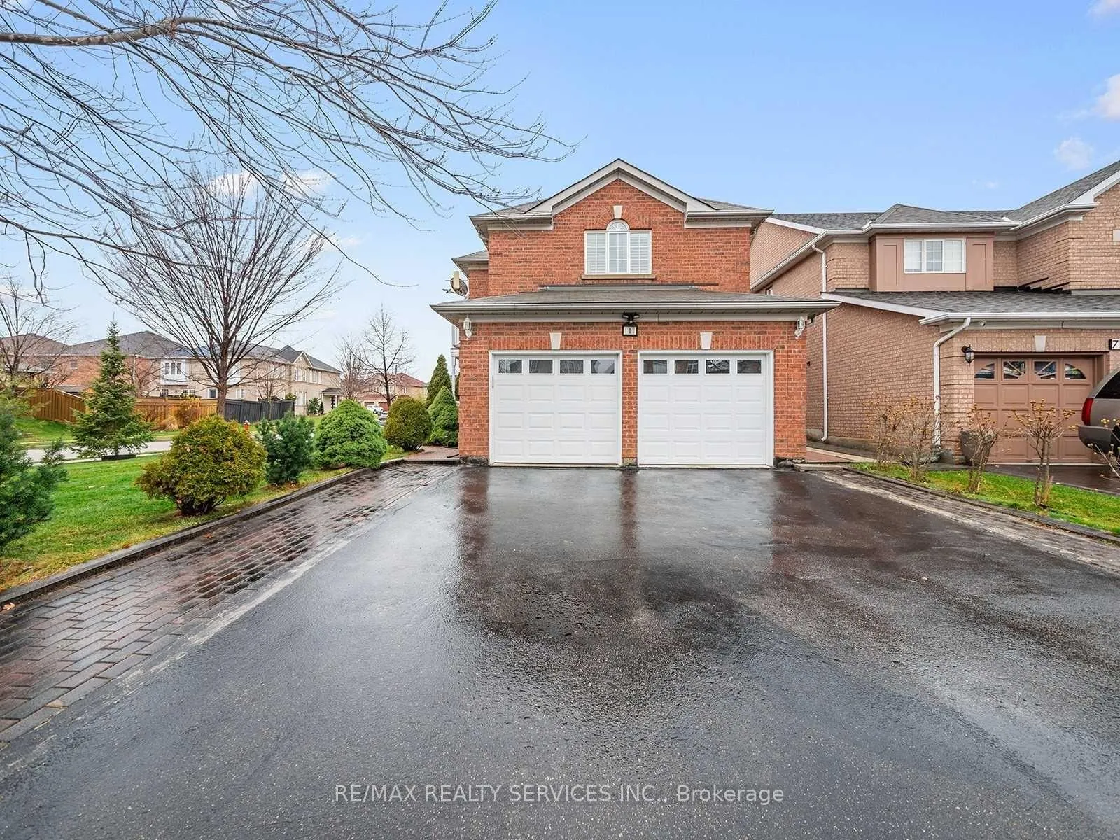 Photo 2 of 1 Pilgrim Place, Brampton, Fletcher's Creek Village — HOMEH