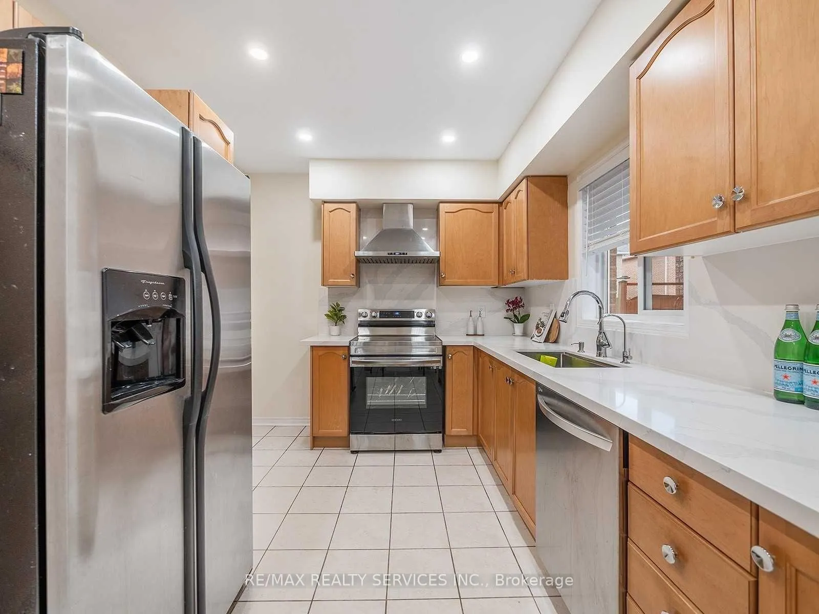 Photo 7 of 1 Pilgrim Place, Brampton, Fletcher's Creek Village — HOMEH