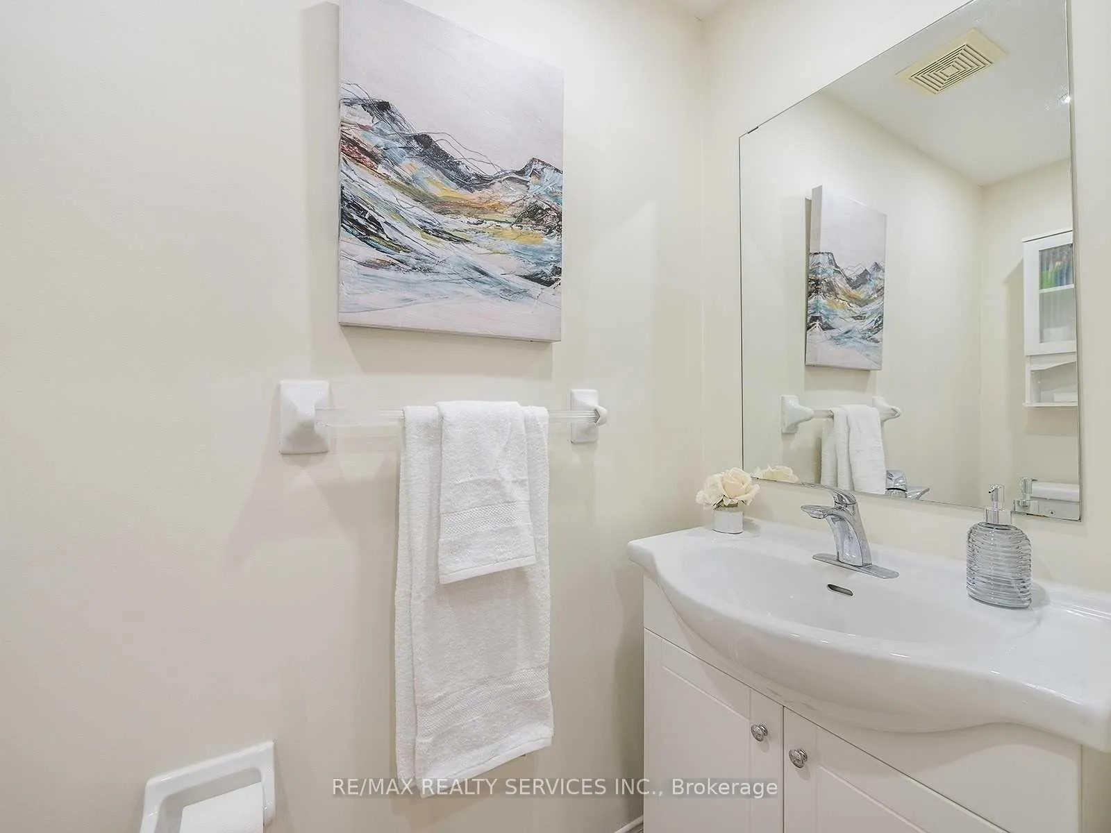 Photo 14 of 1 Pilgrim Place, Brampton, Fletcher's Creek Village — HOMEH