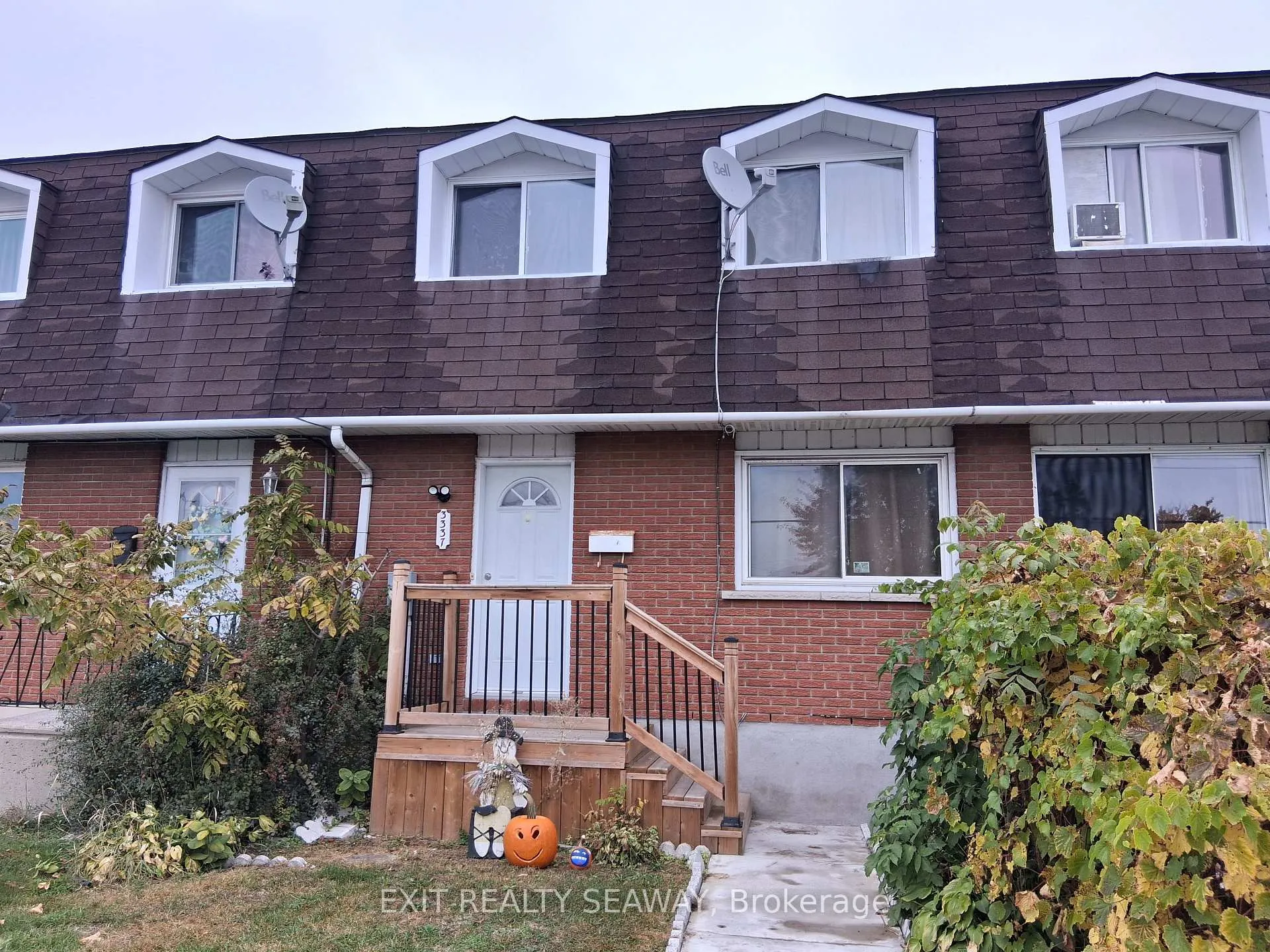 Photo 1 of 3337 Cadeb Avenue, Cornwall — HOMEH