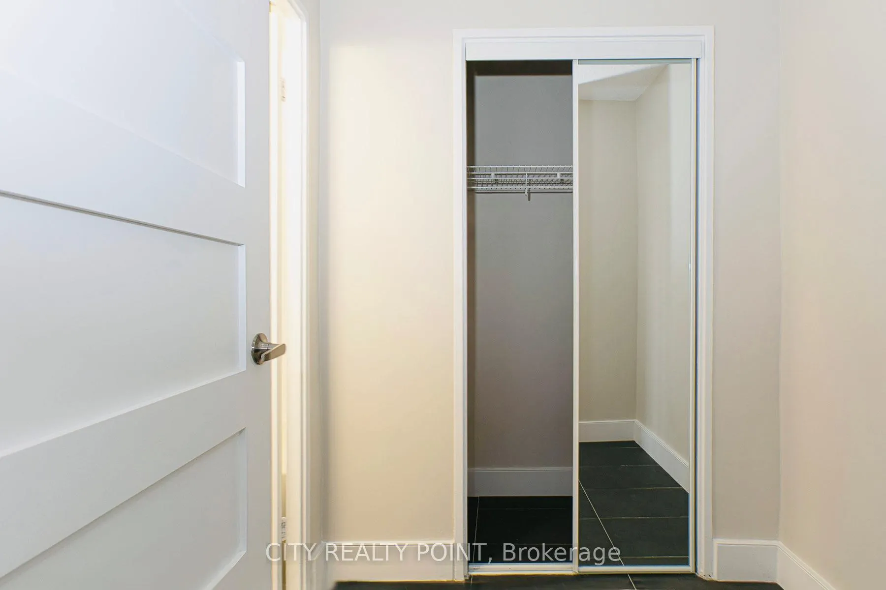 Photo 2 of Unit 1414, 666 Spadina Avenue, Toronto, University — HOMEH