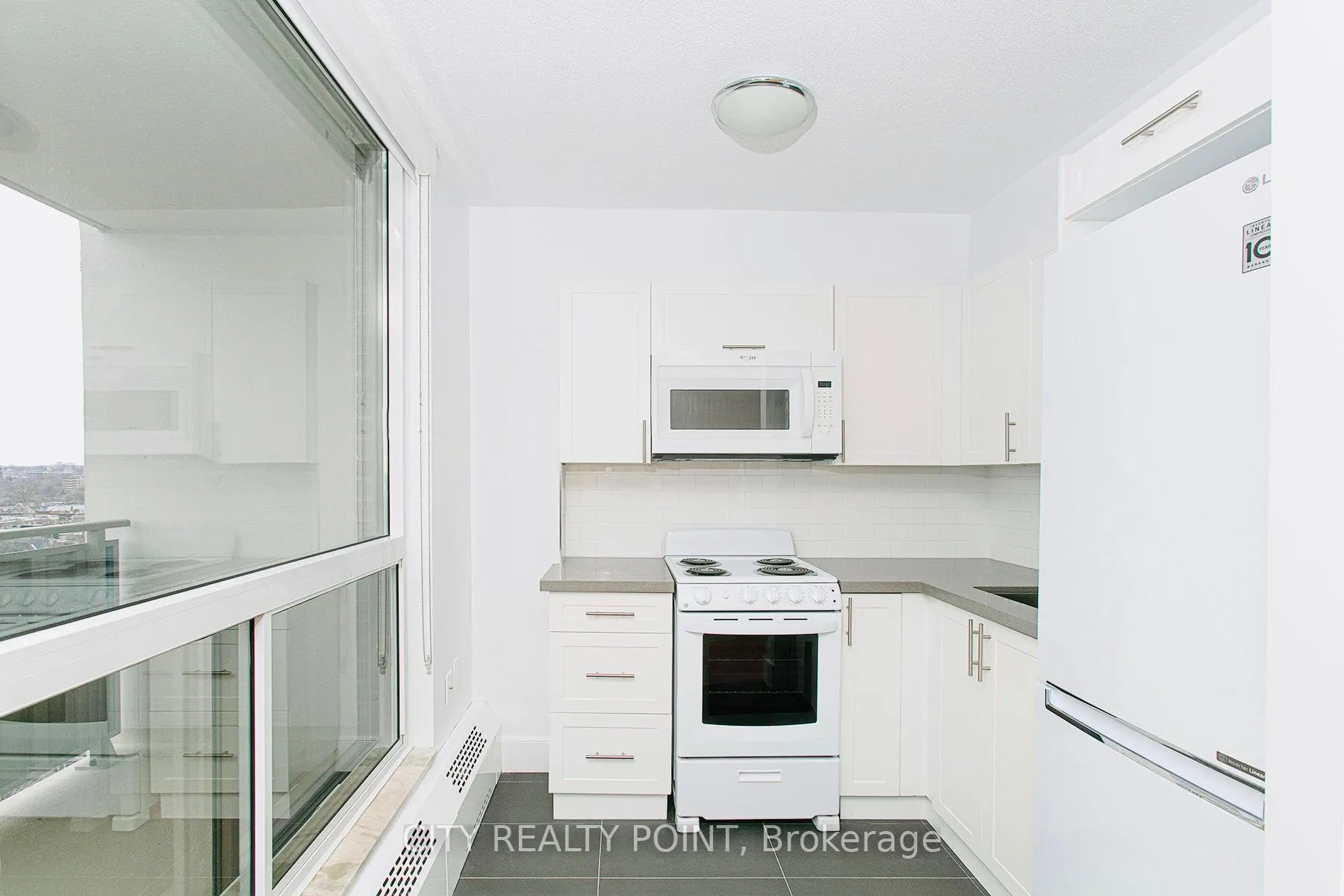 Photo 4 of Unit 1414, 666 Spadina Avenue, Toronto, University — HOMEH