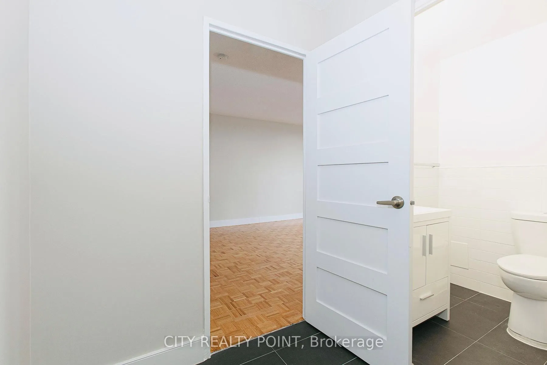 Photo 7 of Unit 1414, 666 Spadina Avenue, Toronto, University — HOMEH