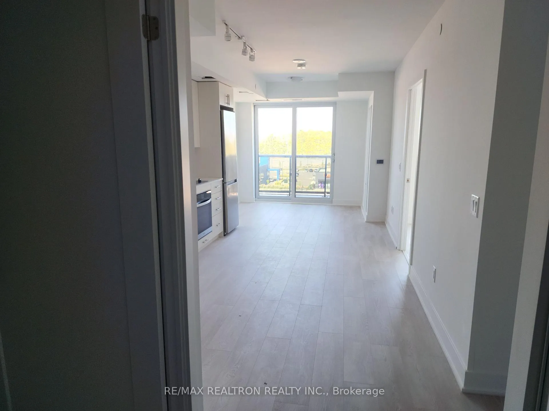 Photo 6 of Unit 734, 2545 Simcoe Street N, Oshawa, Windfields — HOMEH