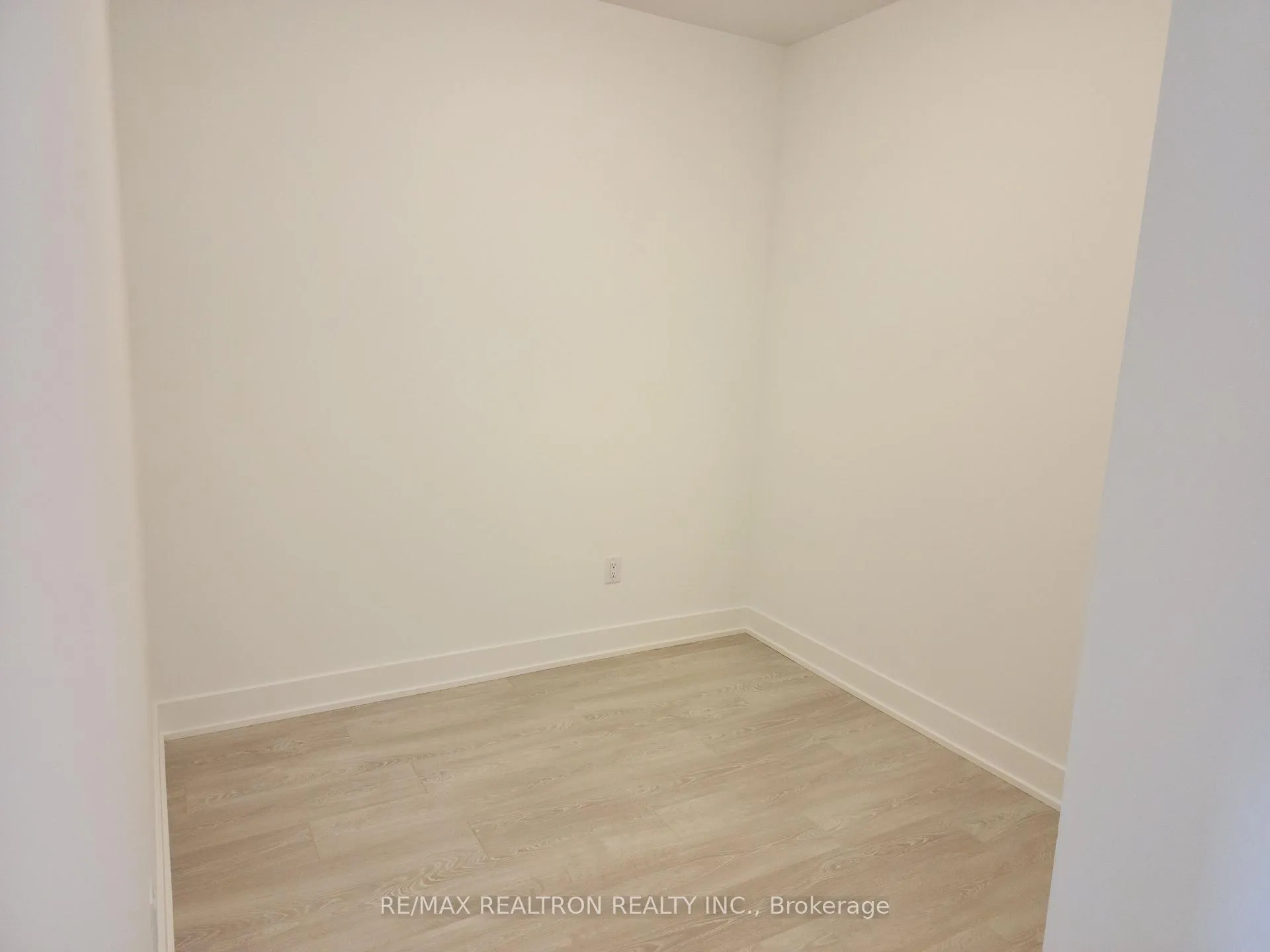 Photo 10 of Unit 734, 2545 Simcoe Street N, Oshawa, Windfields — HOMEH